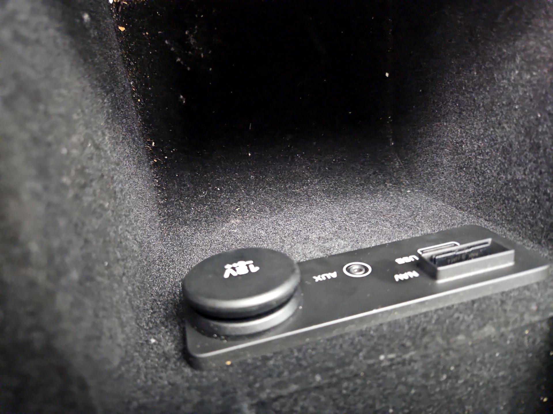 Thumbnail: 2018 Jaguar XE - 18