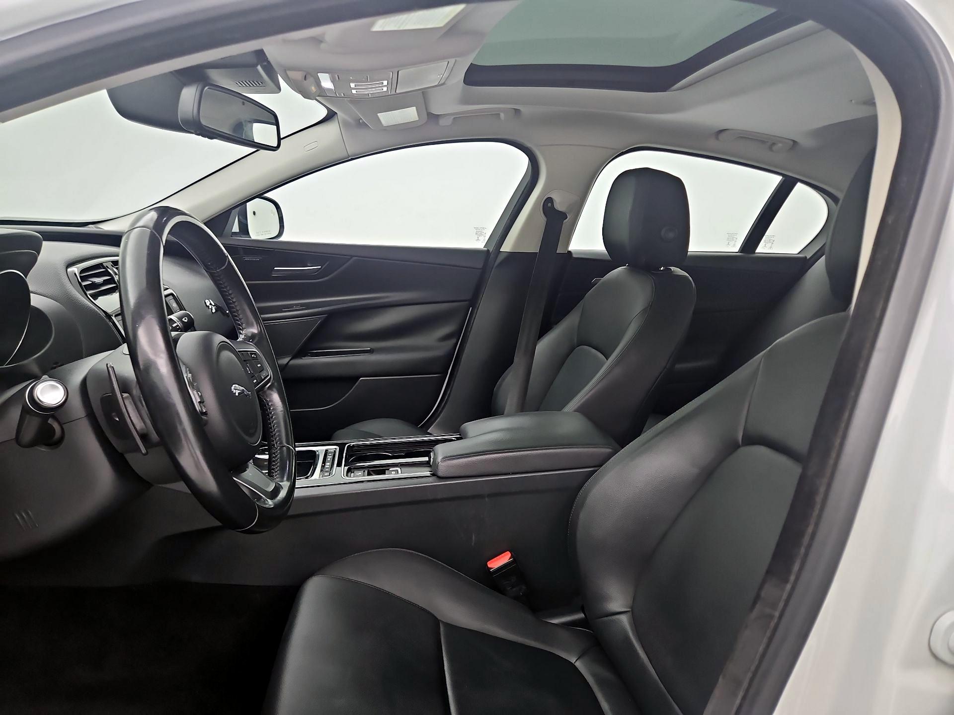 Thumbnail: 2018 Jaguar XE - 19