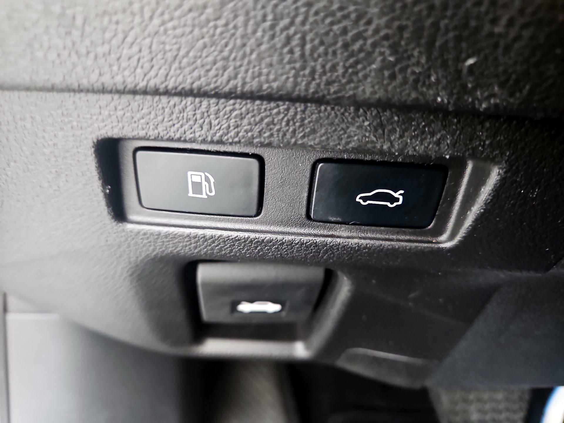 Thumbnail: 2023 Lexus ES - 13