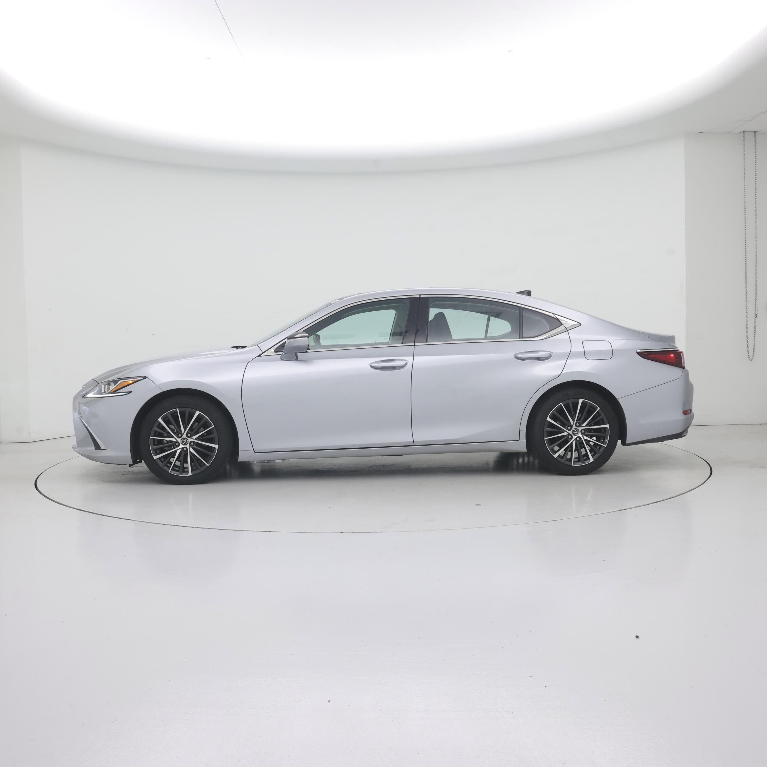 Thumbnail: 2023 Lexus ES - 3