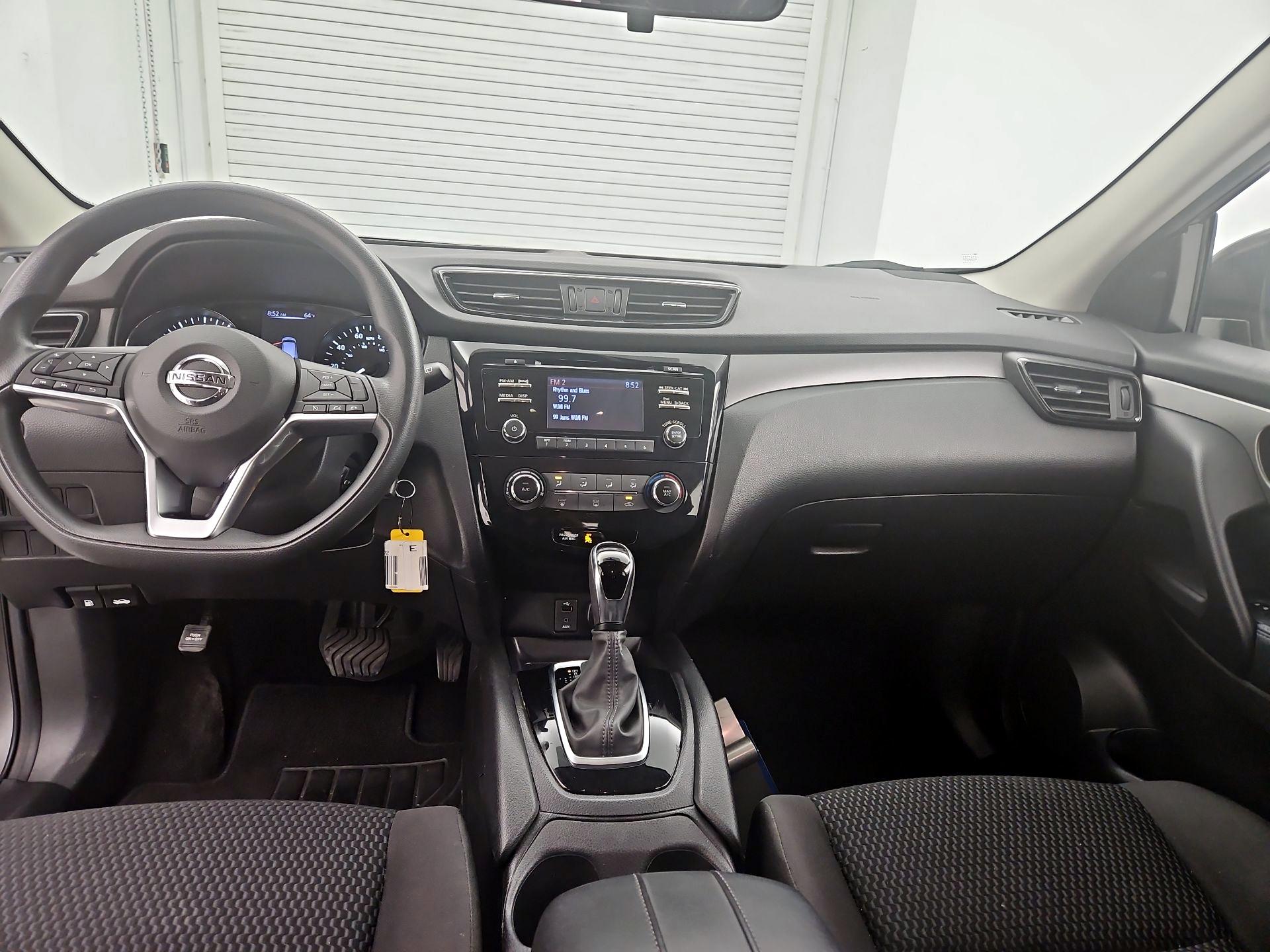 Thumbnail: 2018 Nissan Rogue Sport - 9