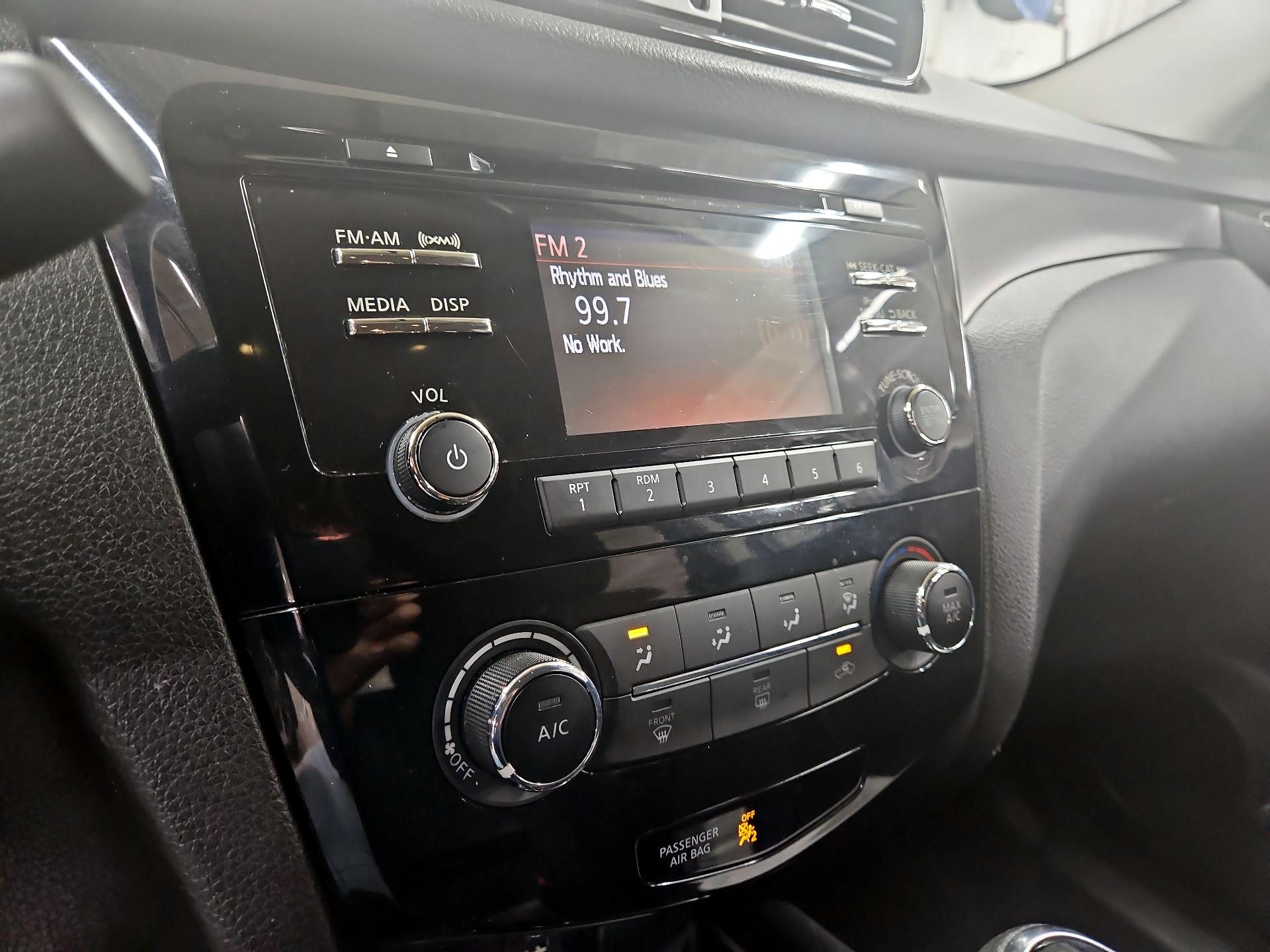 Thumbnail: 2018 Nissan Rogue Sport - 15