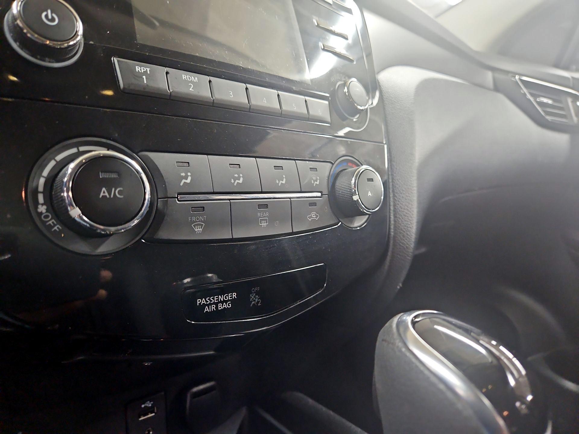 Thumbnail: 2018 Nissan Rogue Sport - 16