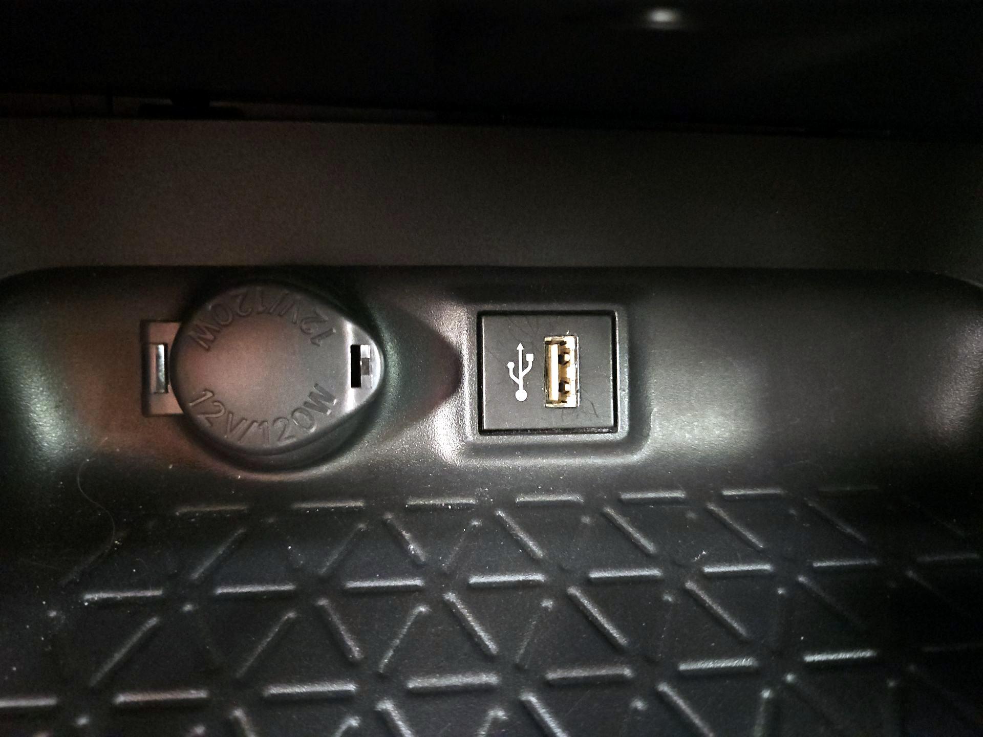 Thumbnail: 2025 Toyota RAV4 - 18