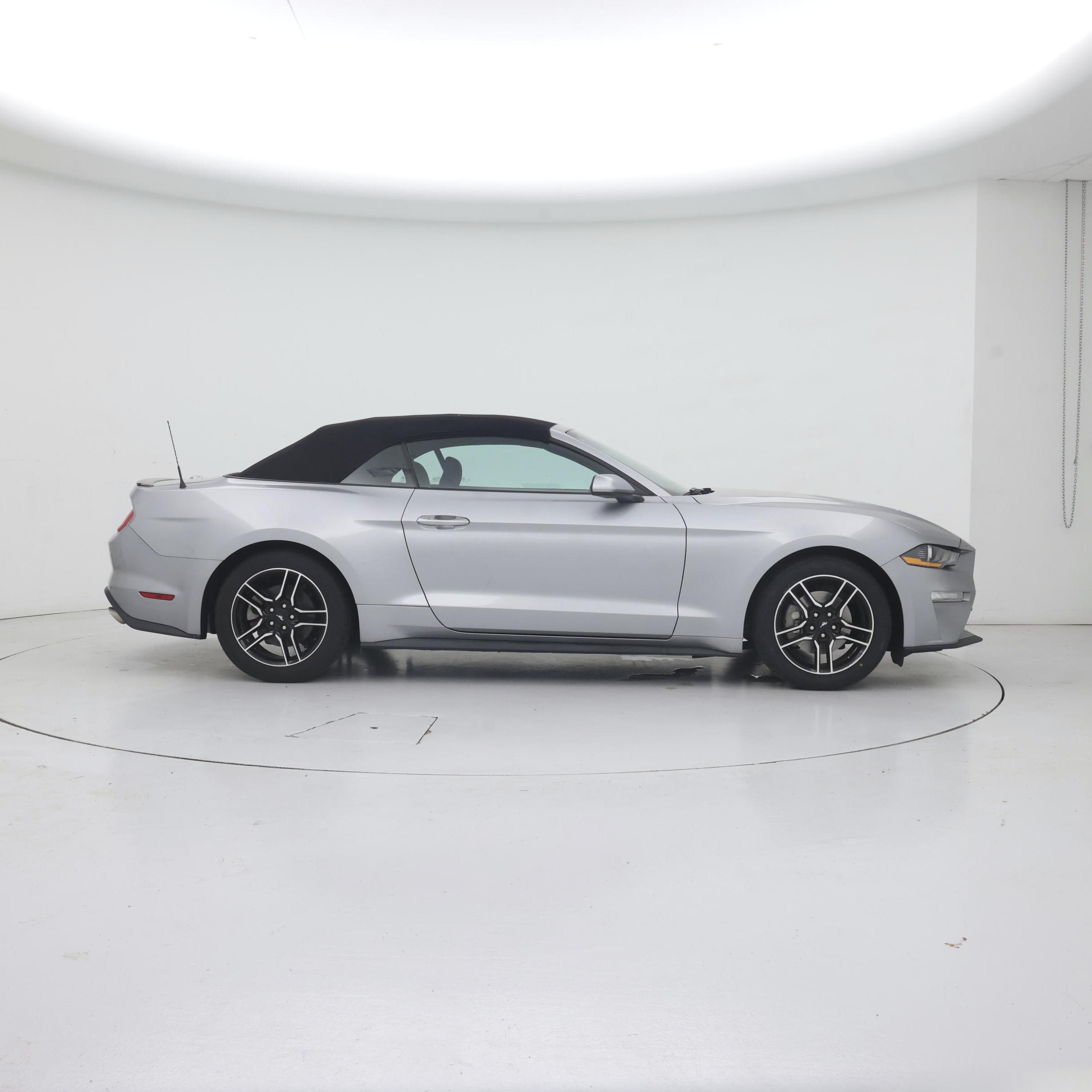 Thumbnail: 2022 Ford Mustang - 7