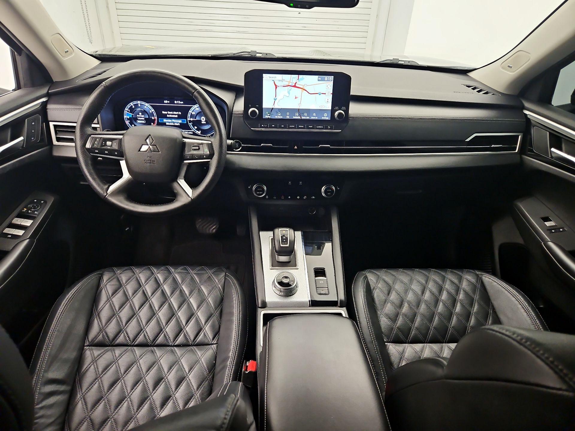 Thumbnail: 2023 Mitsubishi Outlander - 9