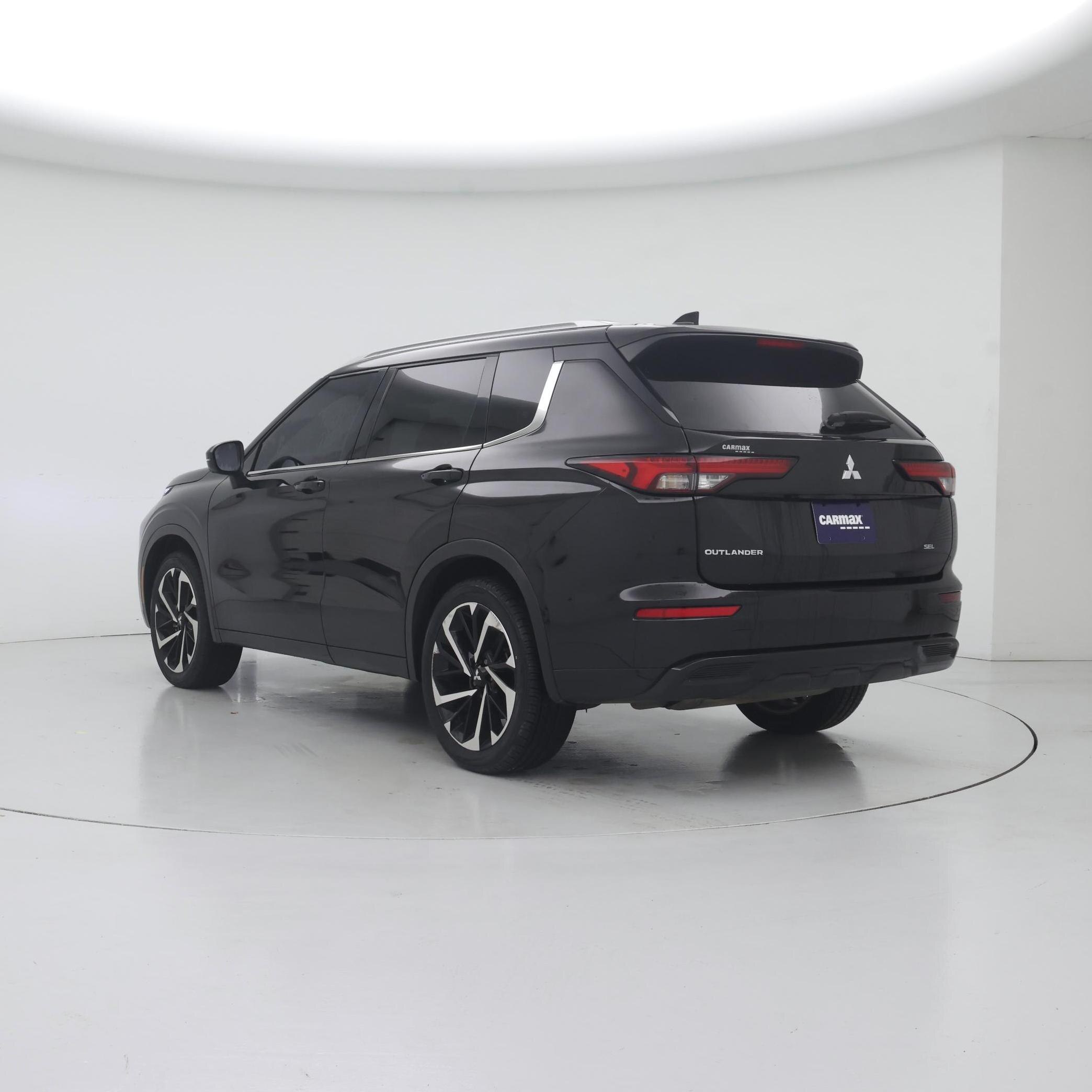 Thumbnail: 2023 Mitsubishi Outlander - 2