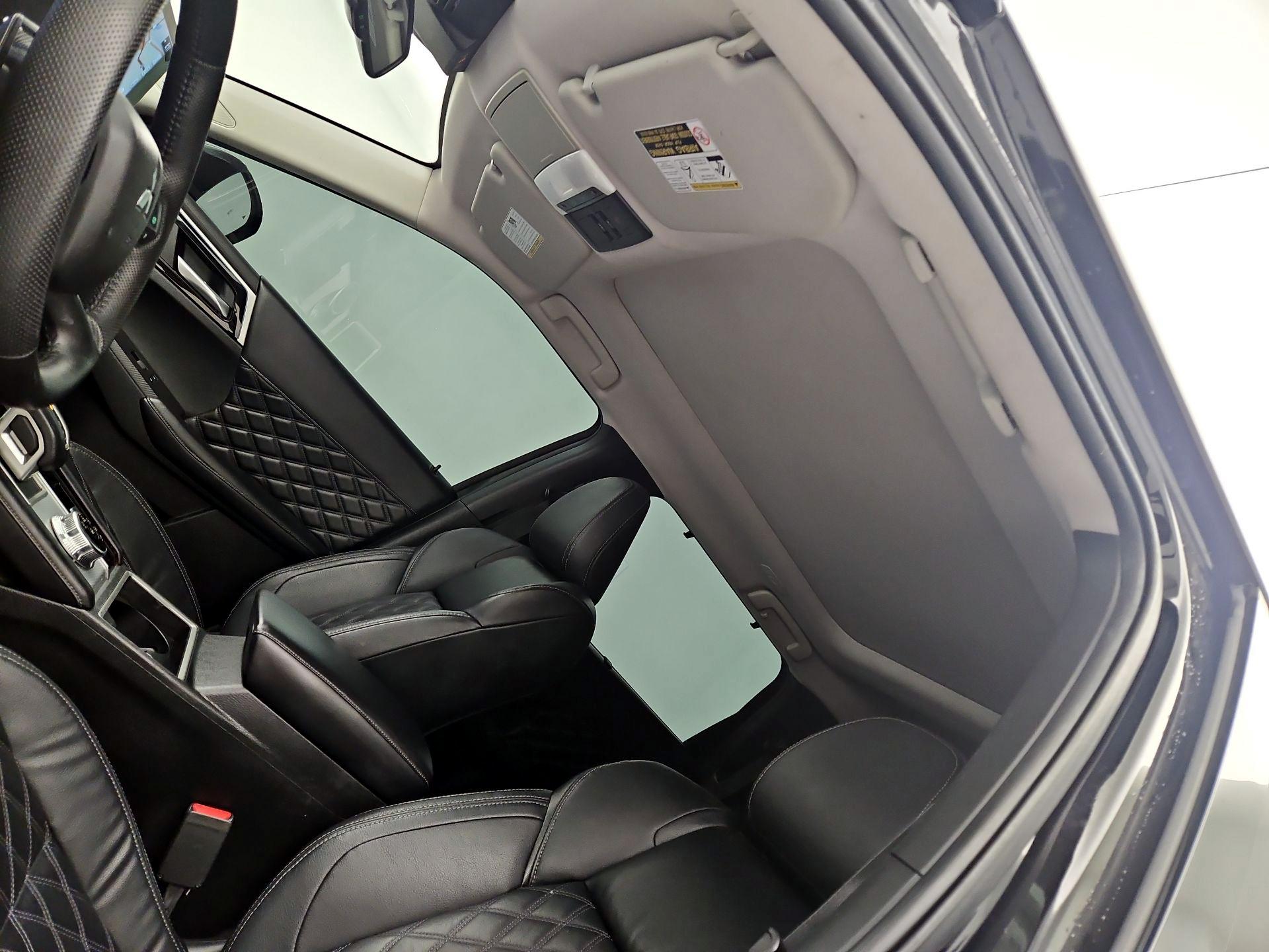 Thumbnail: 2023 Mitsubishi Outlander - 20