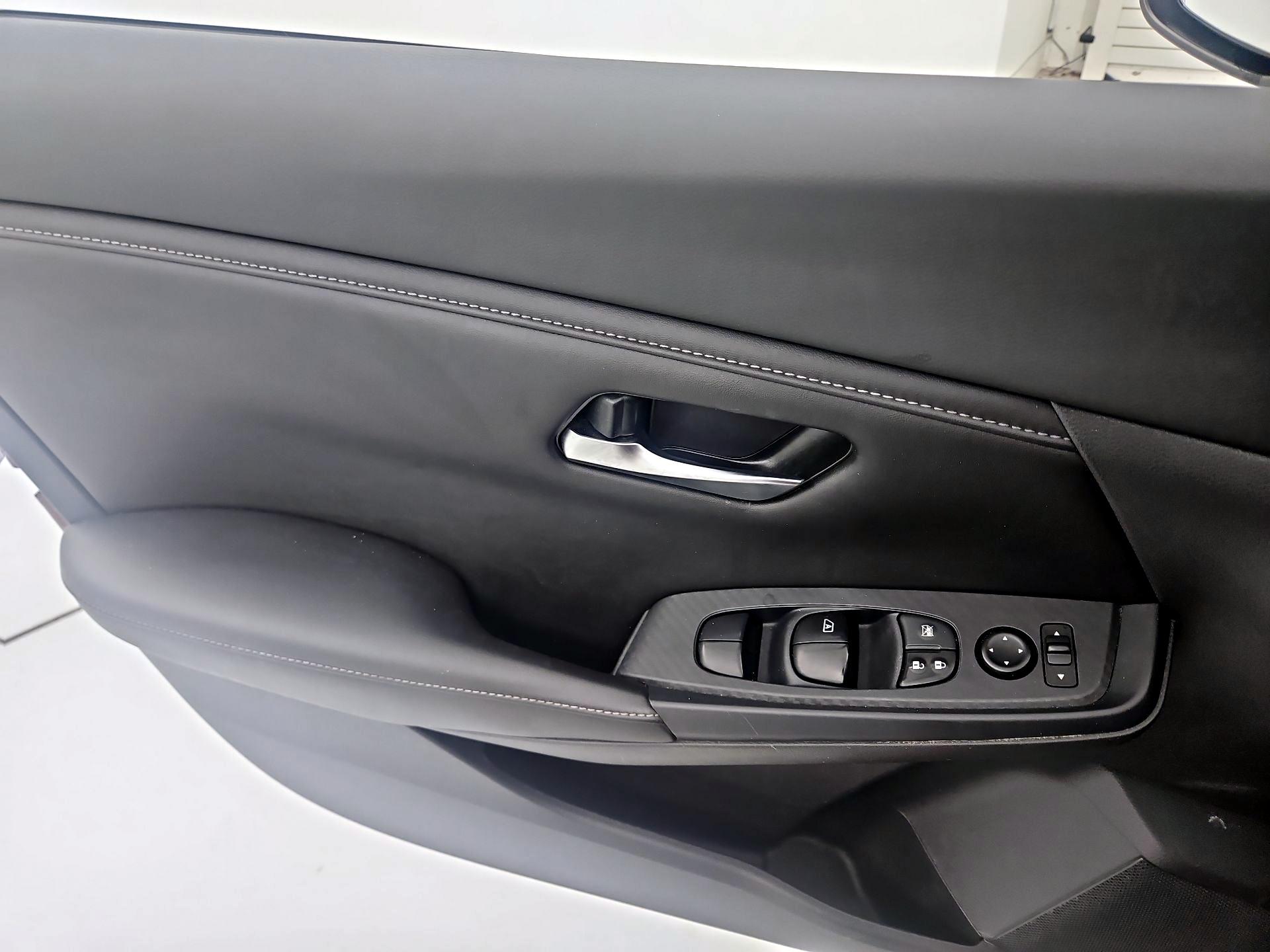 Thumbnail: 2020 Nissan Sentra - 12