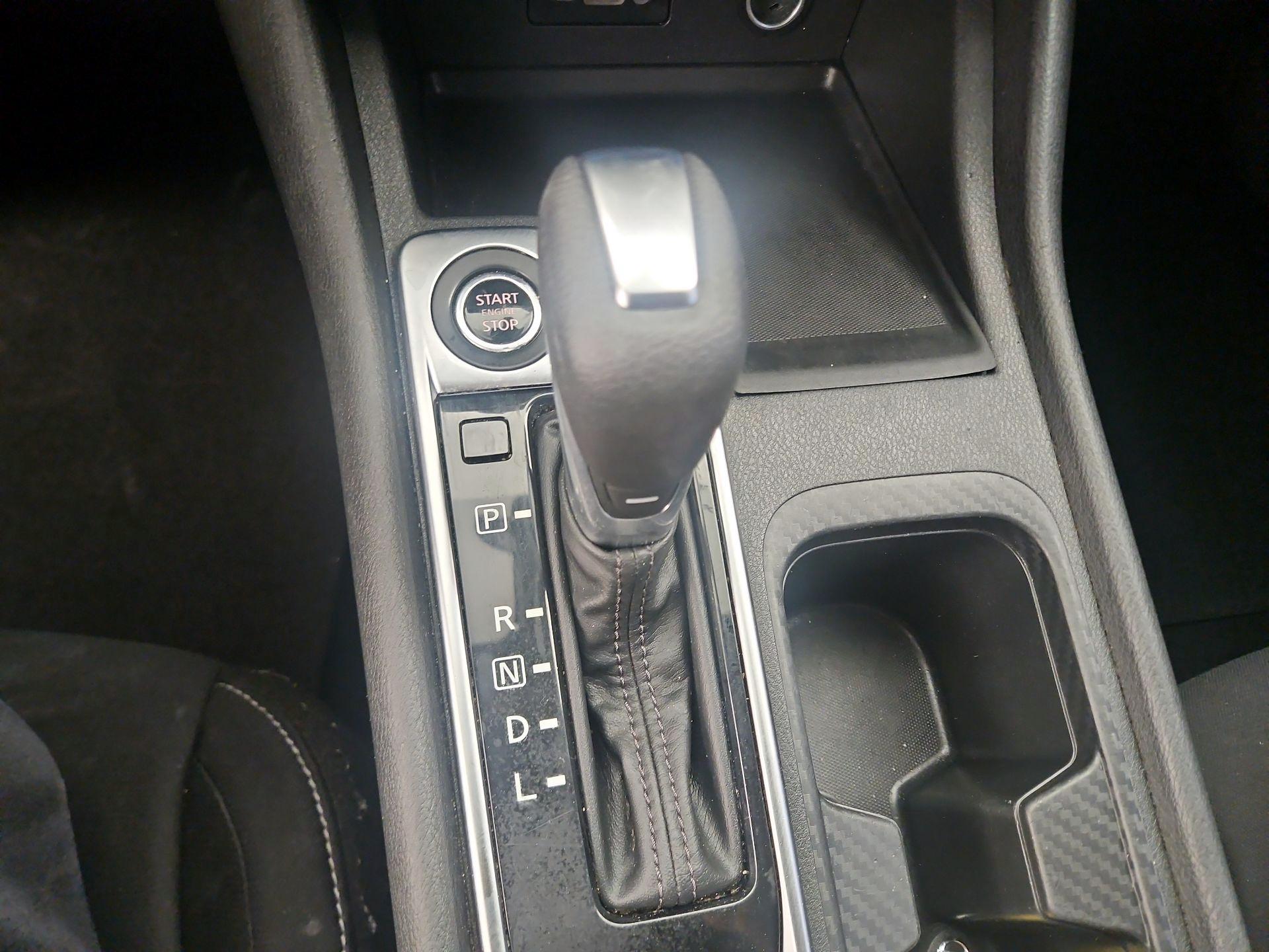 Thumbnail: 2020 Nissan Sentra - 17