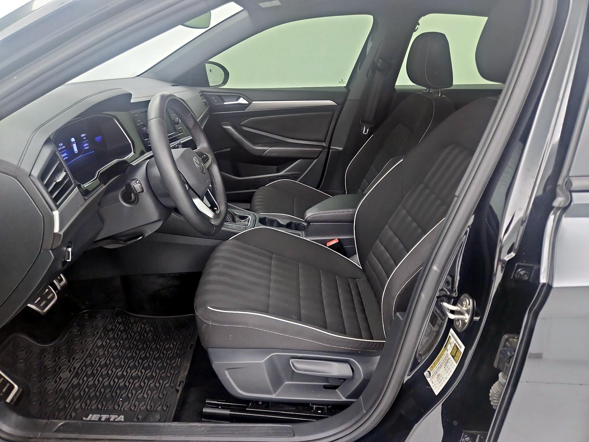 Thumbnail: 2024 Volkswagen Jetta - 11
