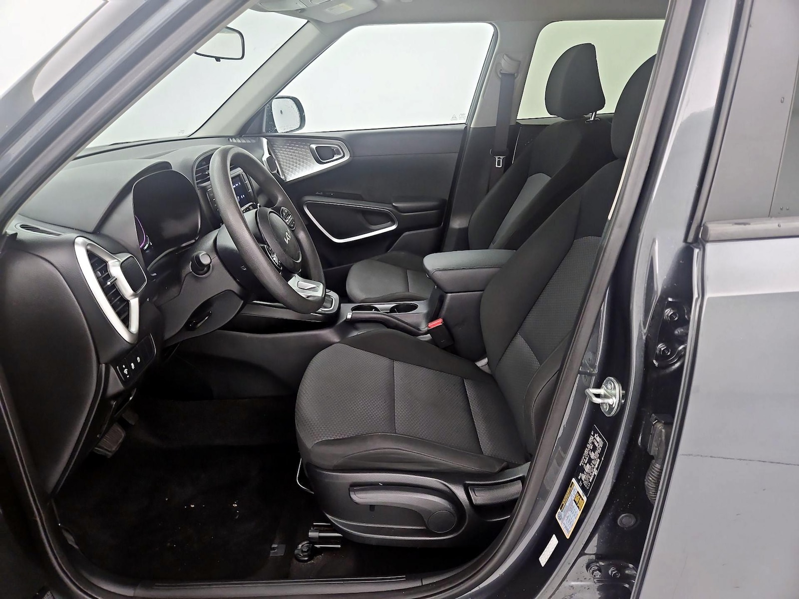2023 Kia Soul LX - Photo 12