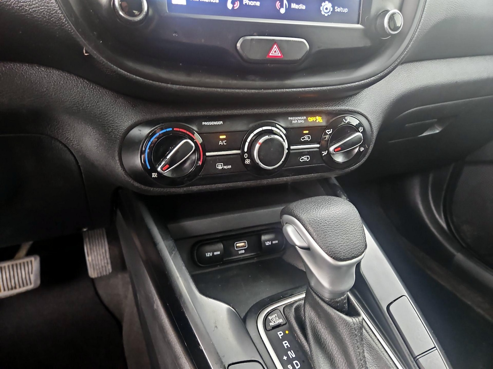 2023 Kia Soul LX - Photo 17