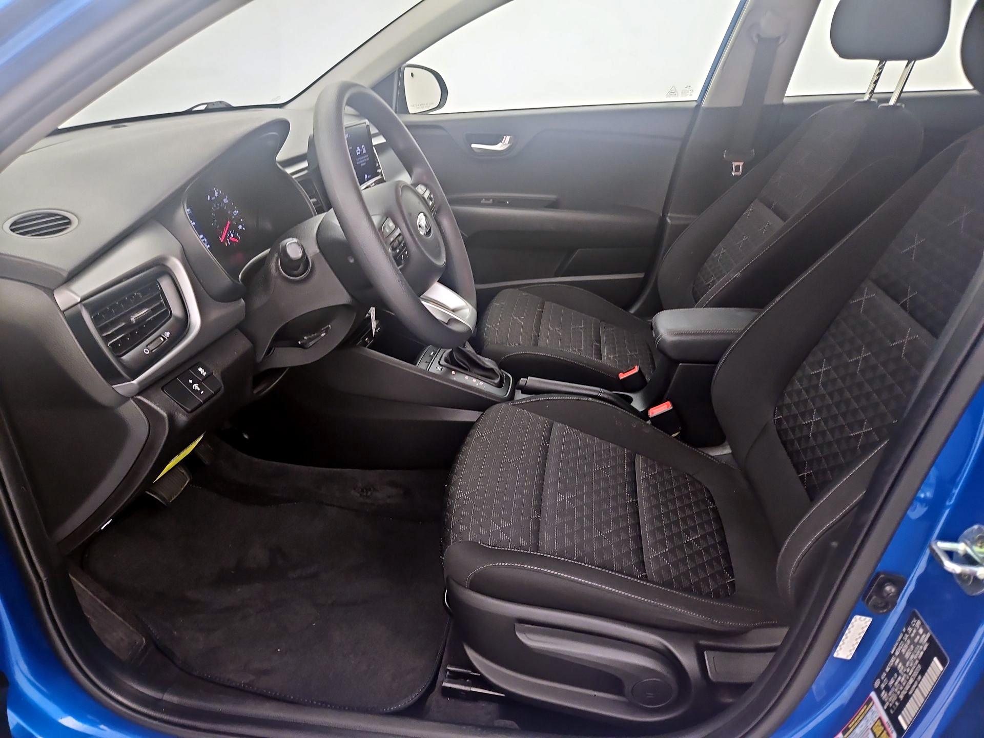 Thumbnail: 2021 Kia Rio - 11