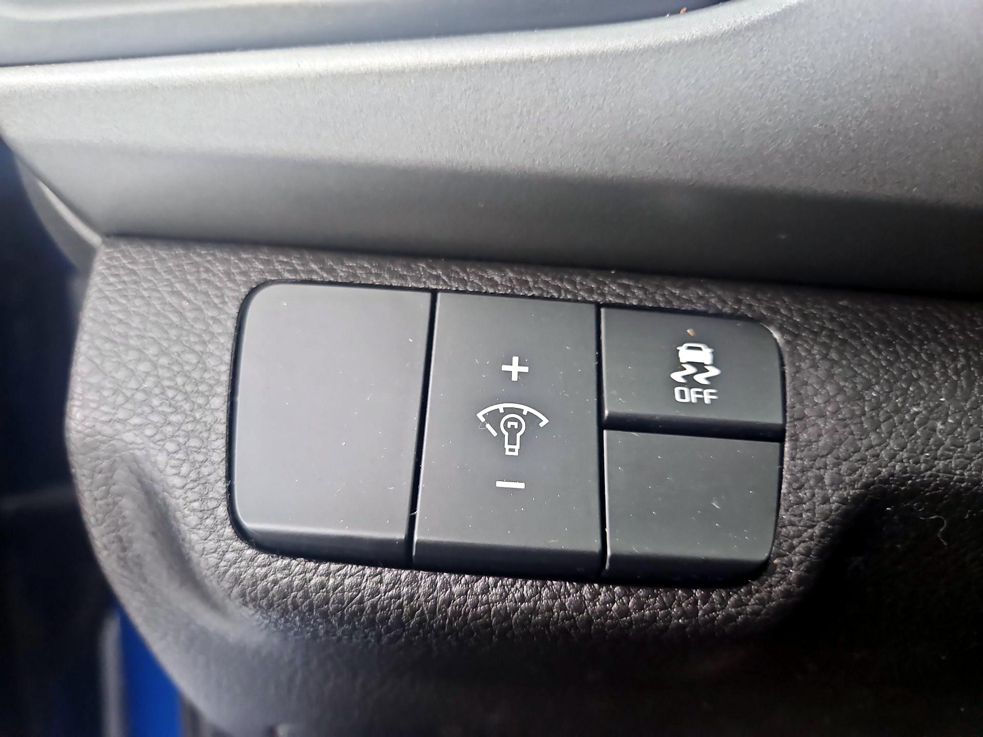 Thumbnail: 2021 Kia Rio - 13