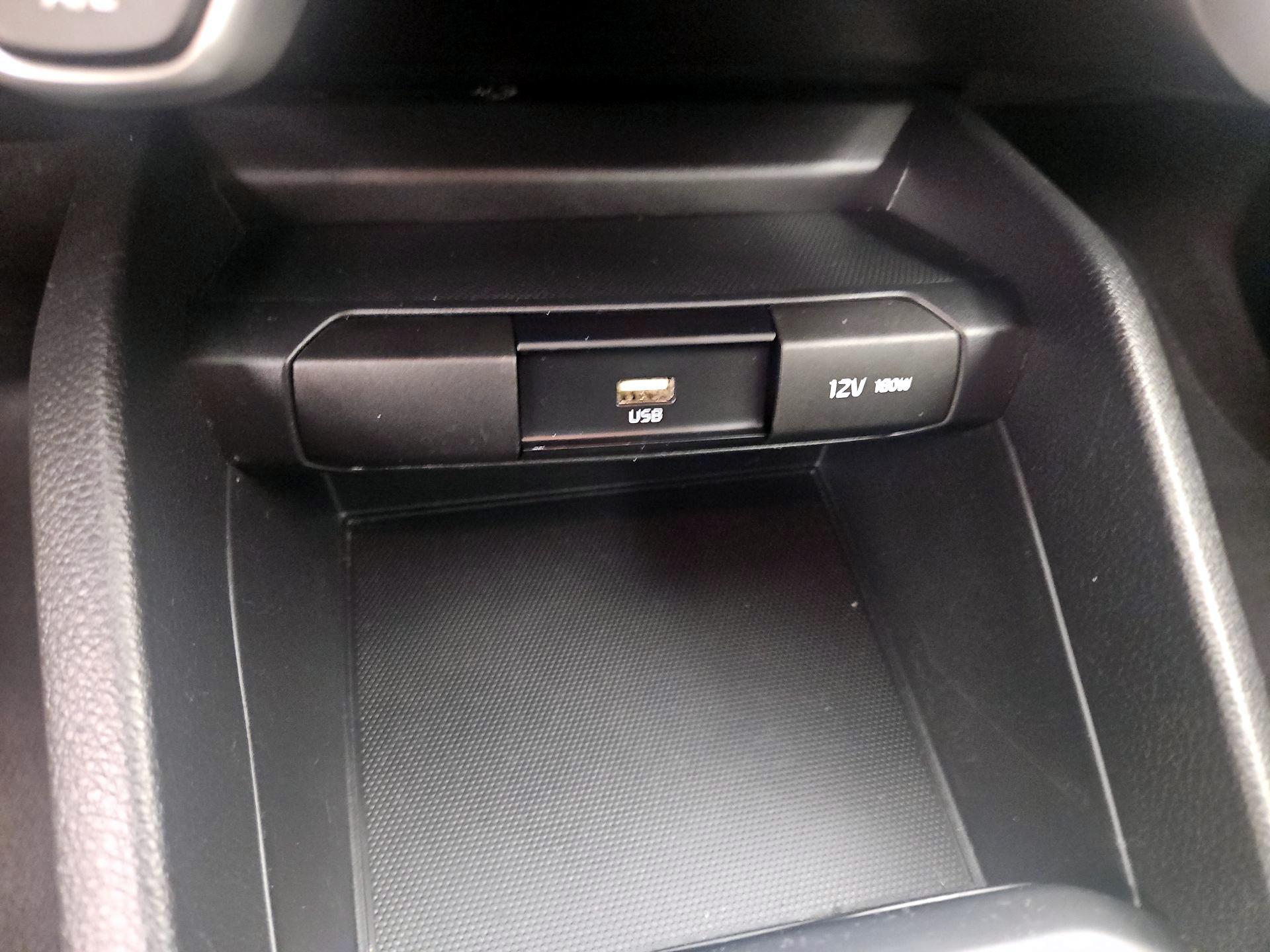 Thumbnail: 2021 Kia Rio - 18