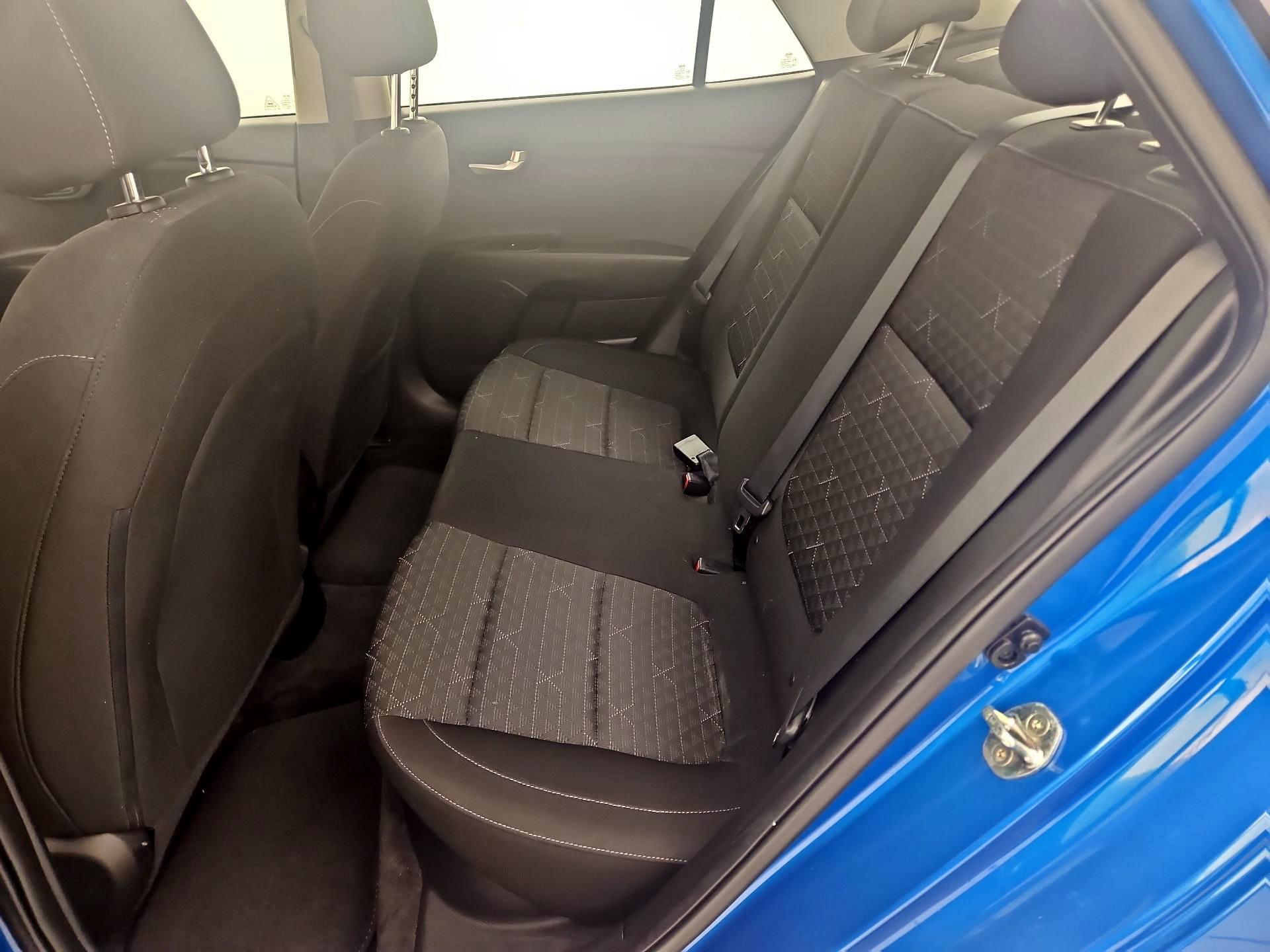 Thumbnail: 2021 Kia Rio - 19