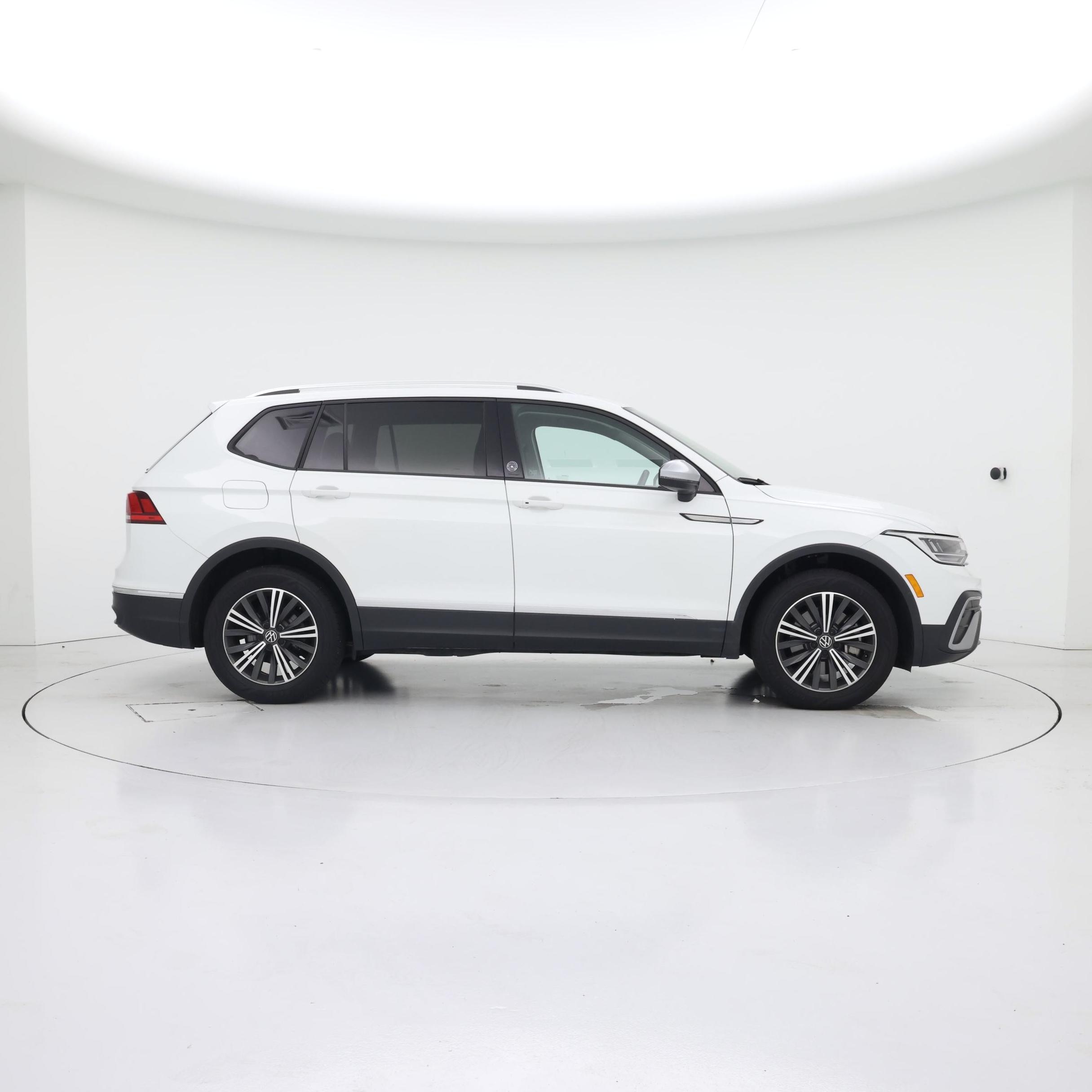 Thumbnail: 2024 Volkswagen Tiguan - 7
