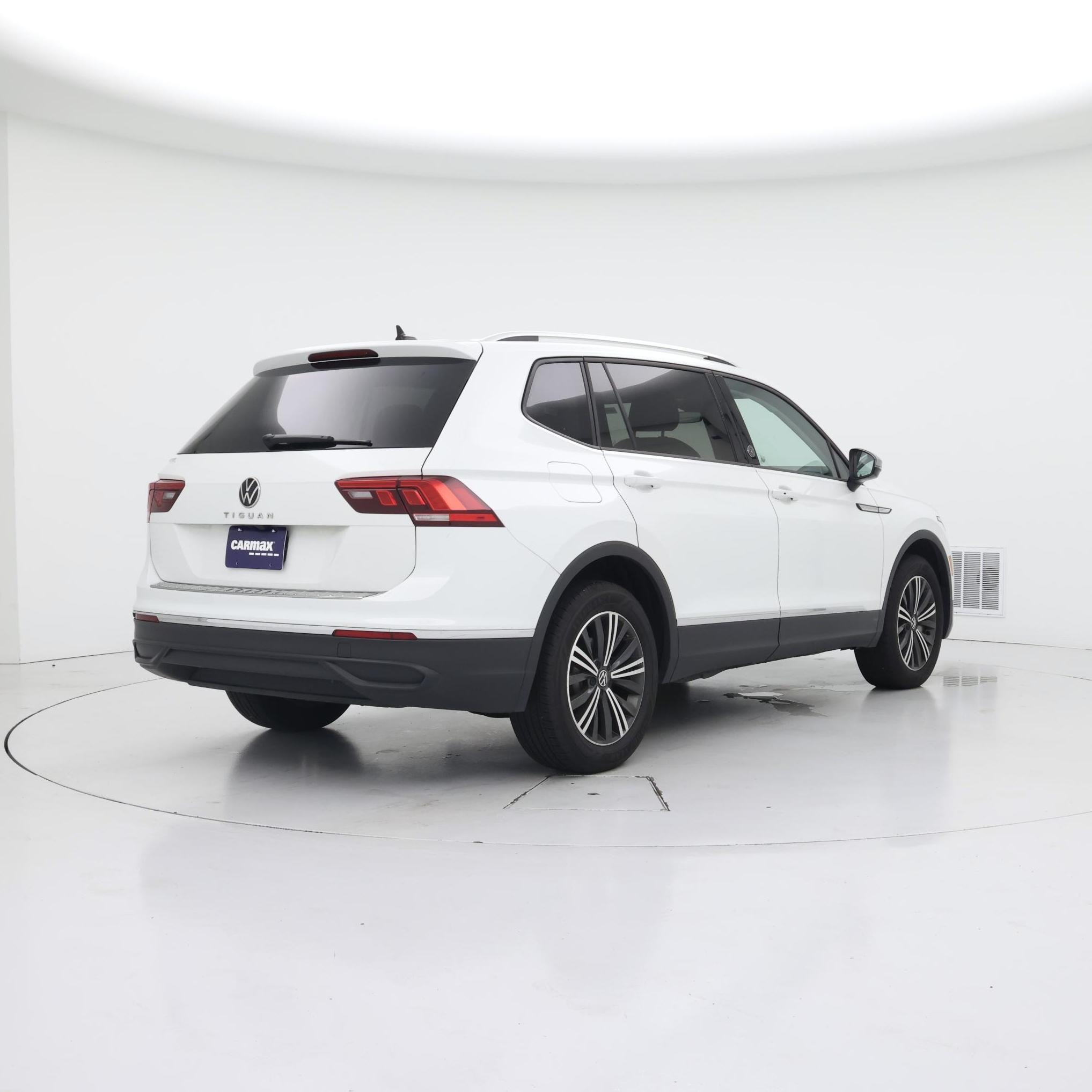 Thumbnail: 2024 Volkswagen Tiguan - 8