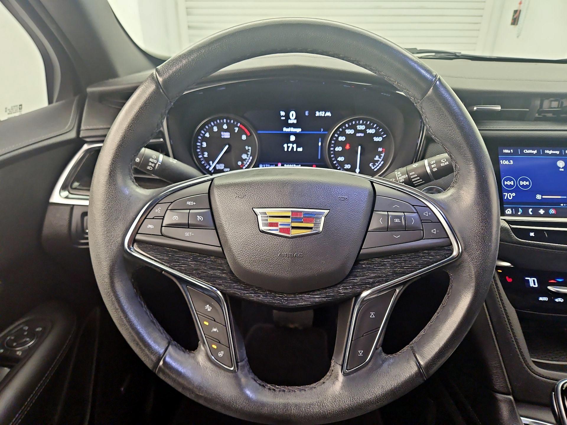 Thumbnail: 2021 Cadillac XT5 - 10