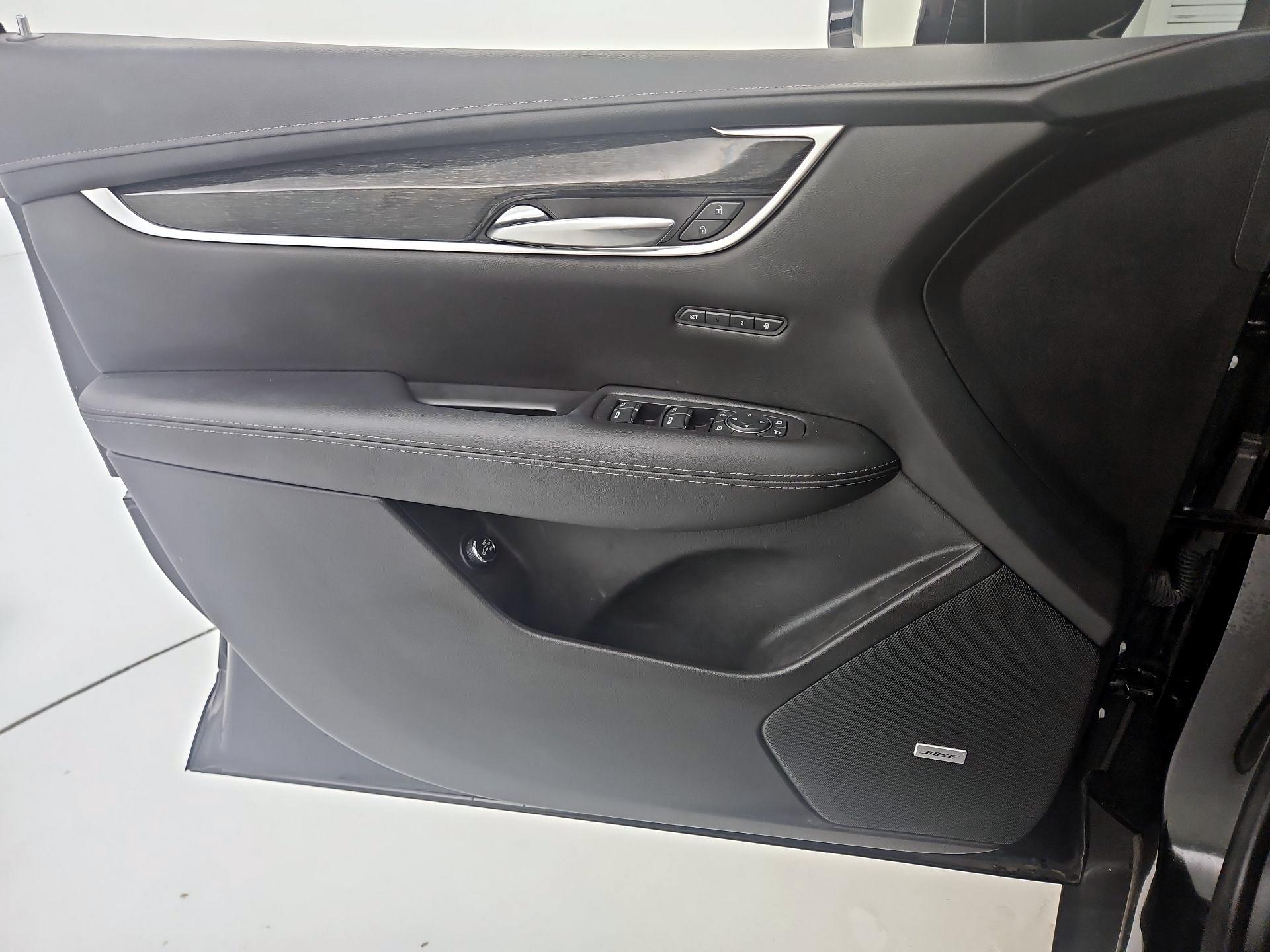 Thumbnail: 2021 Cadillac XT5 - 12