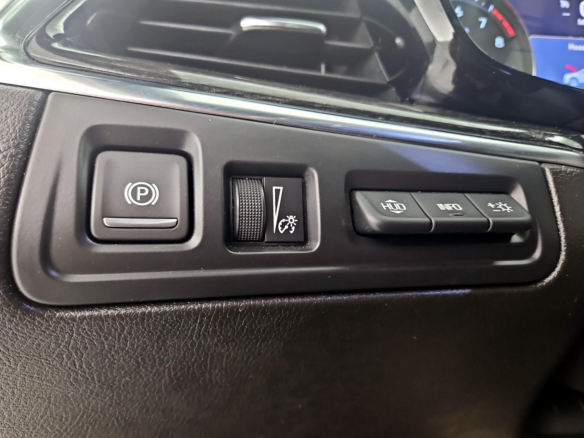 Thumbnail: 2021 Cadillac XT5 - 13