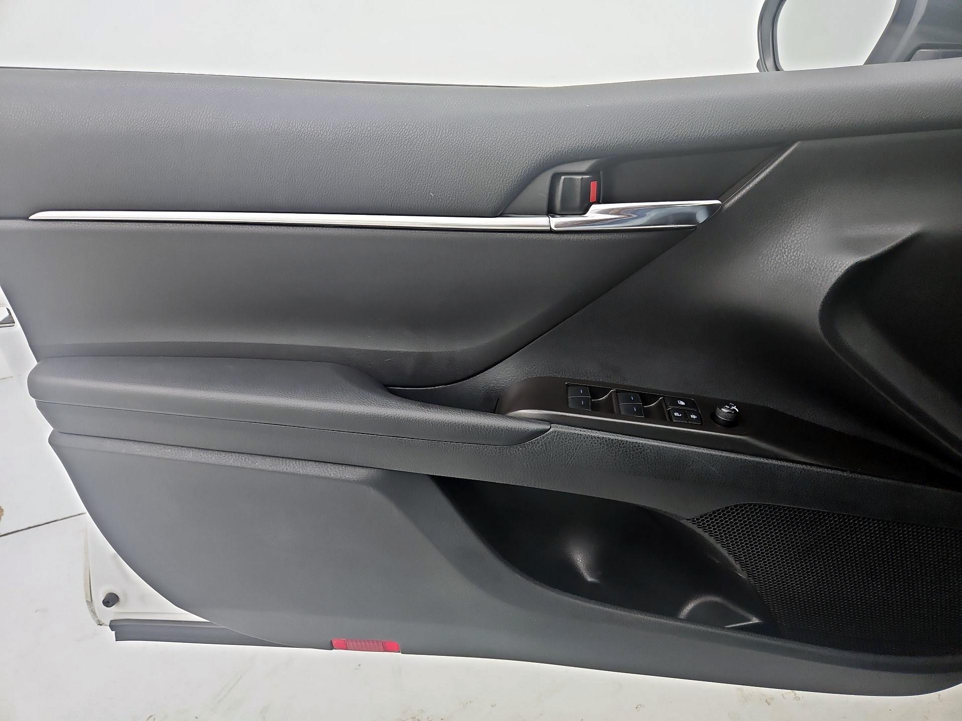 Thumbnail: 2024 Toyota Camry - 12