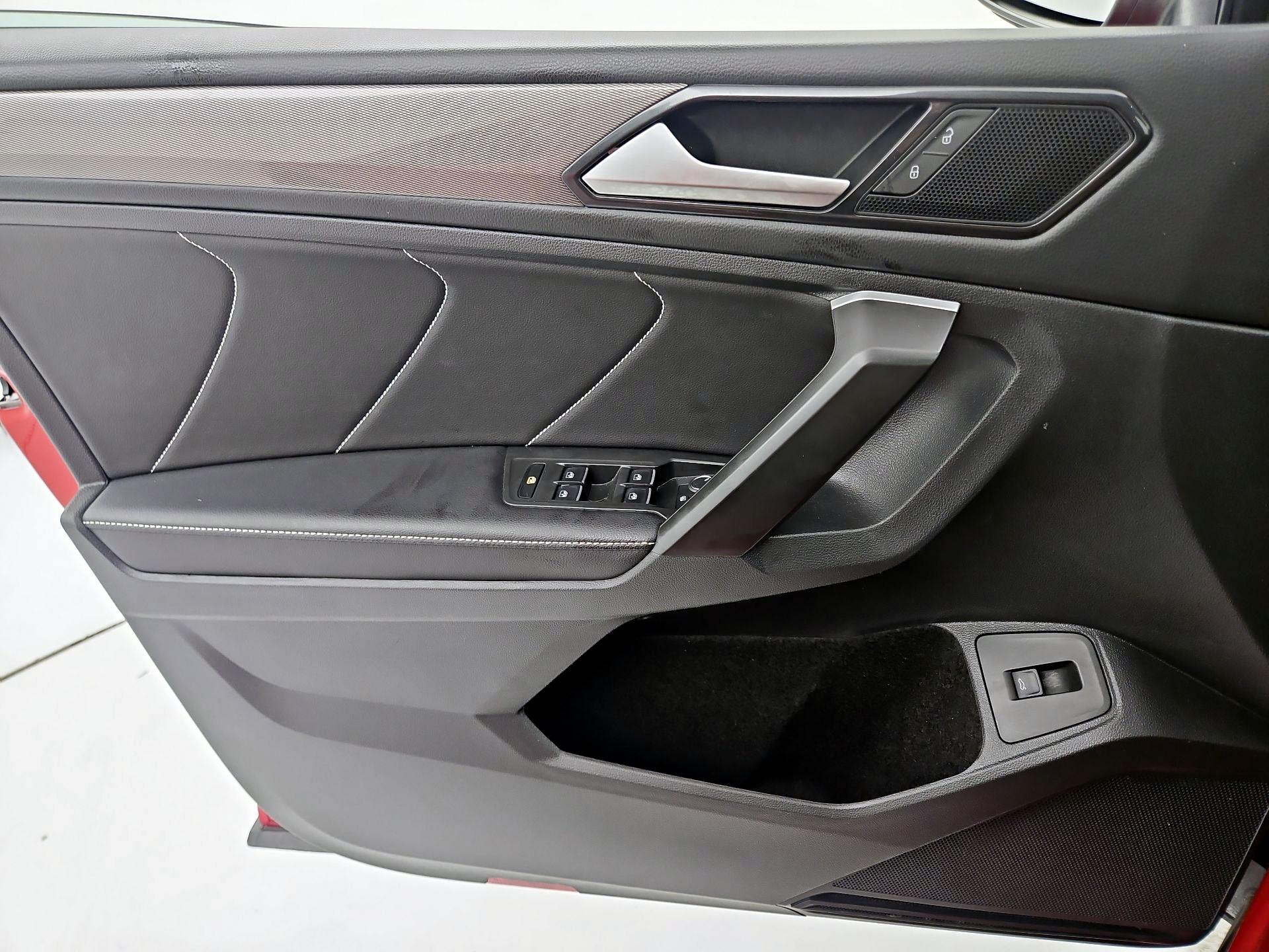 Thumbnail: 2024 Volkswagen Tiguan - 12