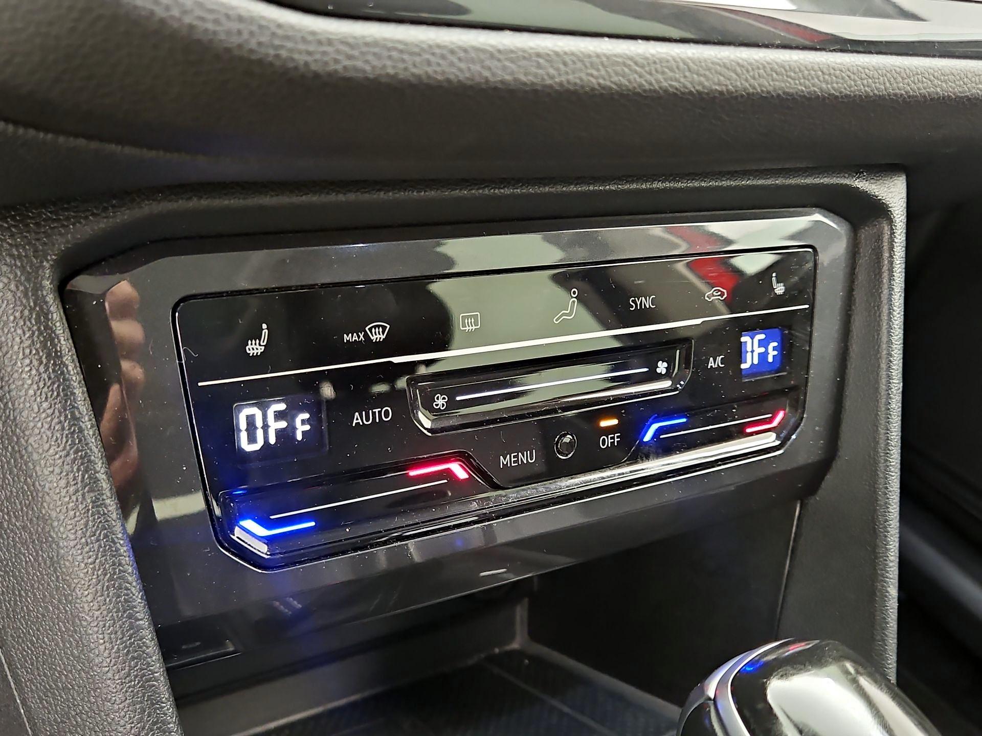 Thumbnail: 2024 Volkswagen Tiguan - 16