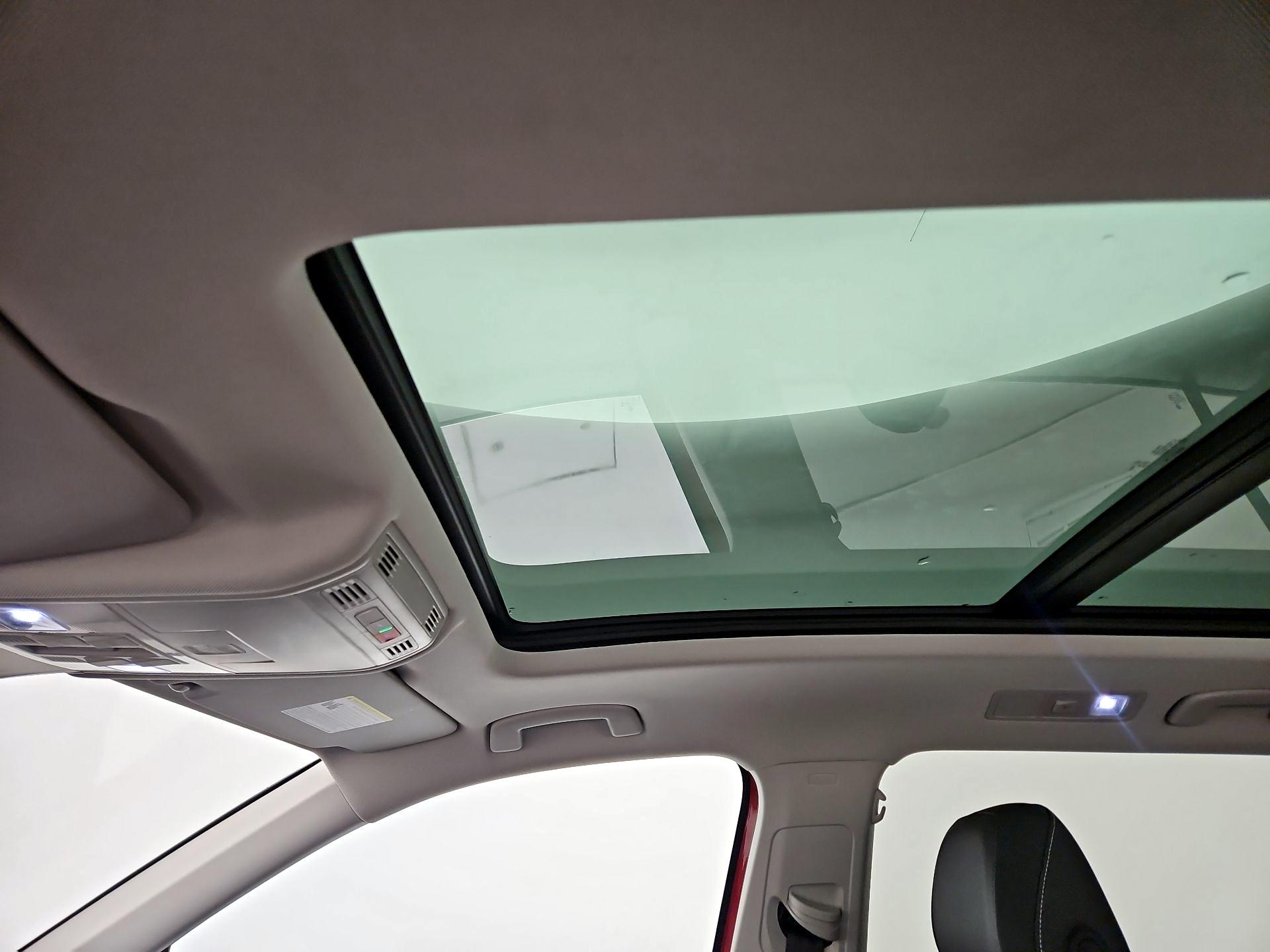 Thumbnail: 2024 Volkswagen Tiguan - 19