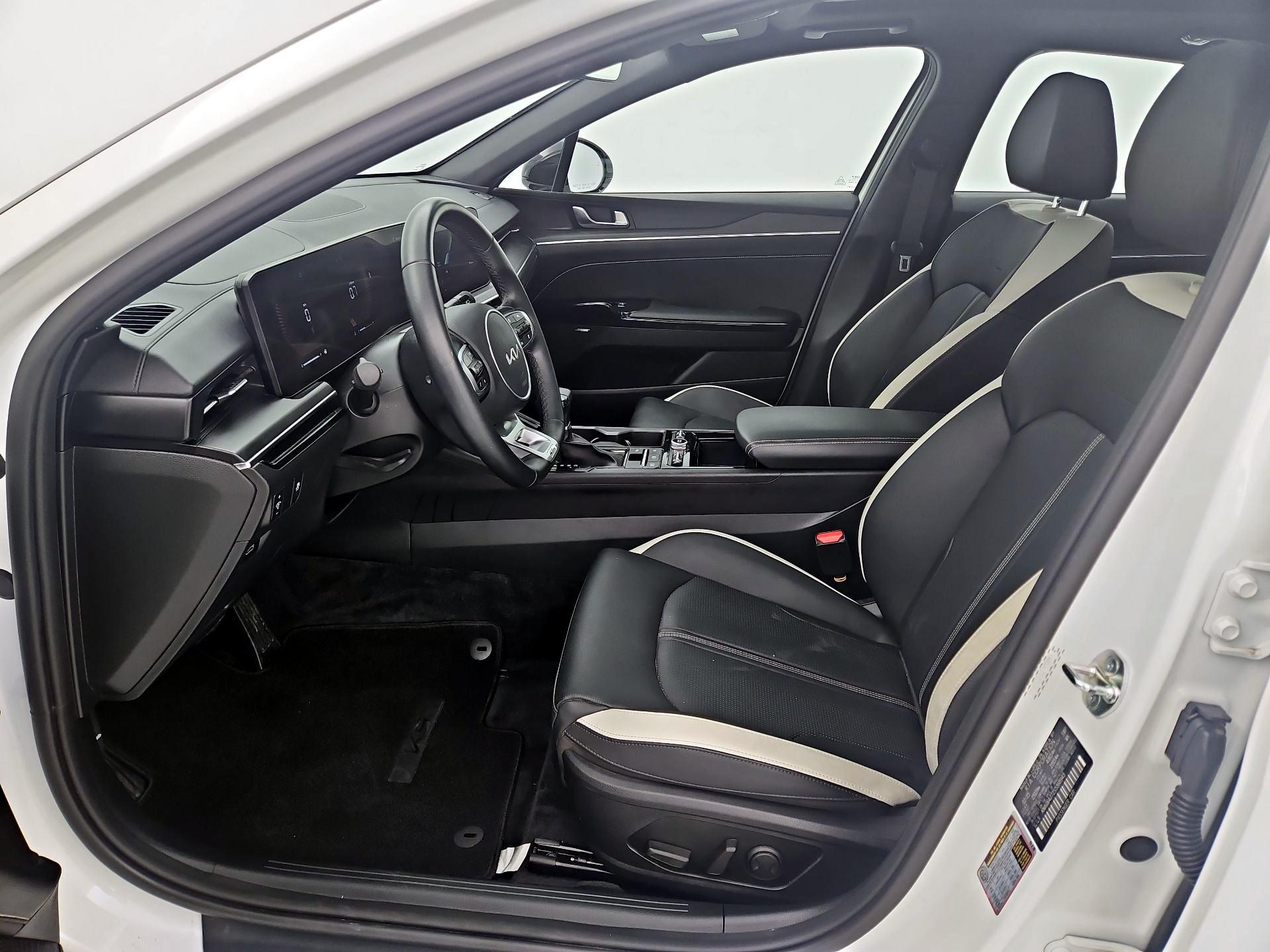 Thumbnail: 2025 Kia K5 - 11