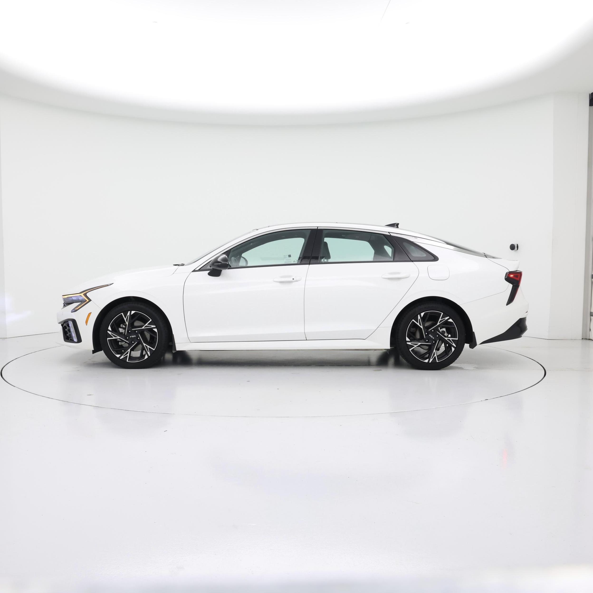 Thumbnail: 2025 Kia K5 - 3