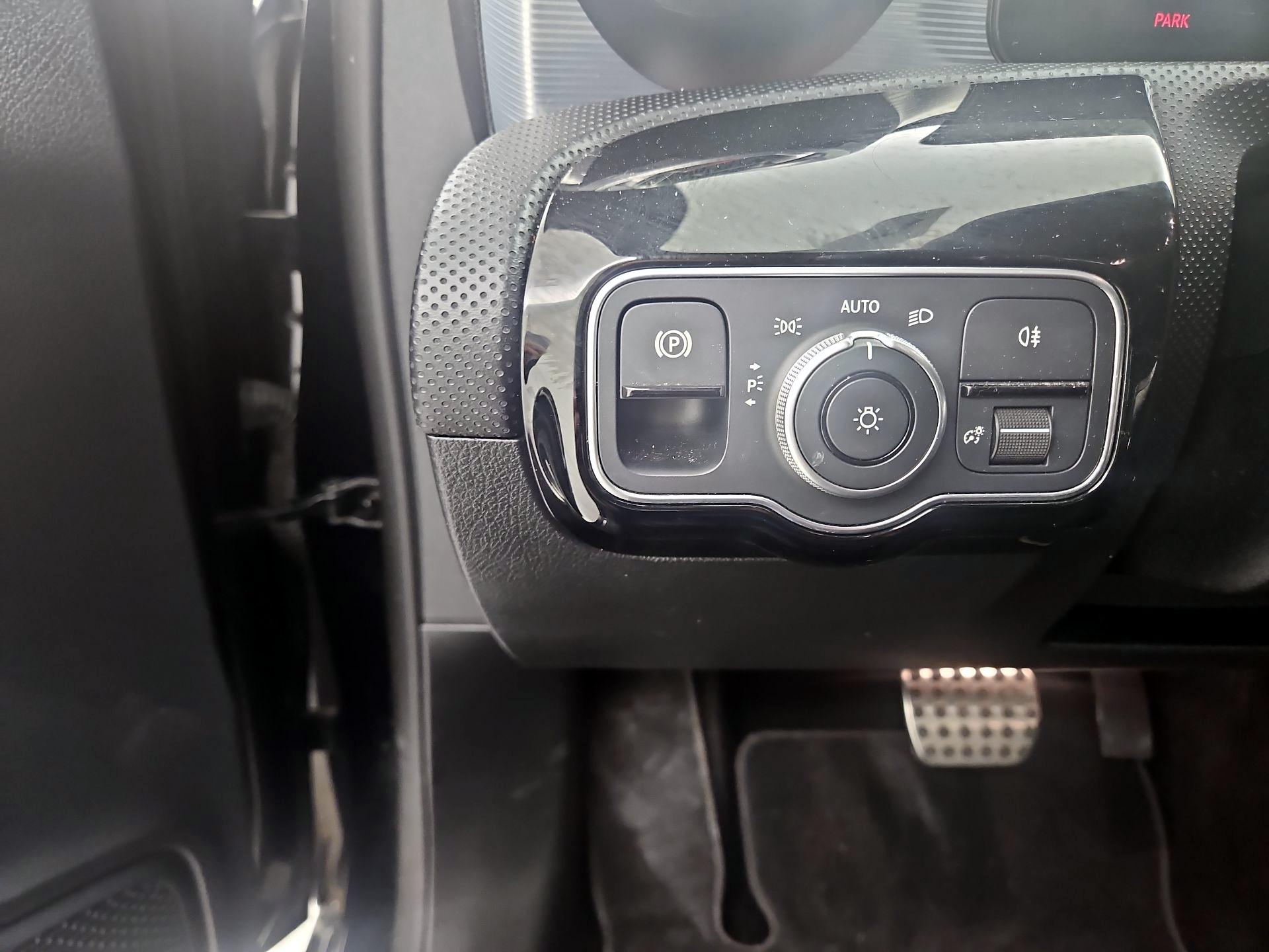 Thumbnail: 2022 Mercedes-Benz A-Class - 13