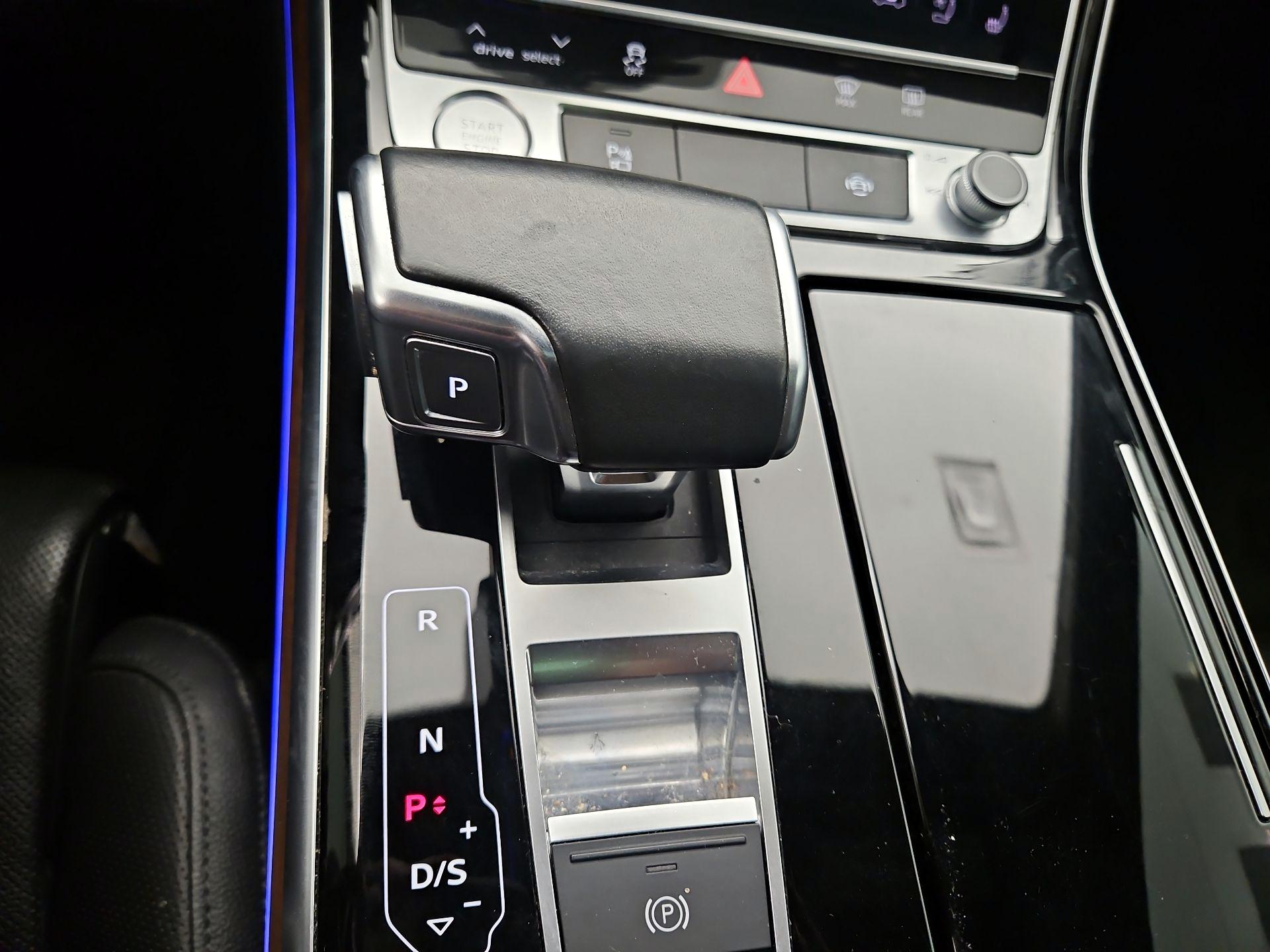 Thumbnail: 2020 Audi A8 - 18