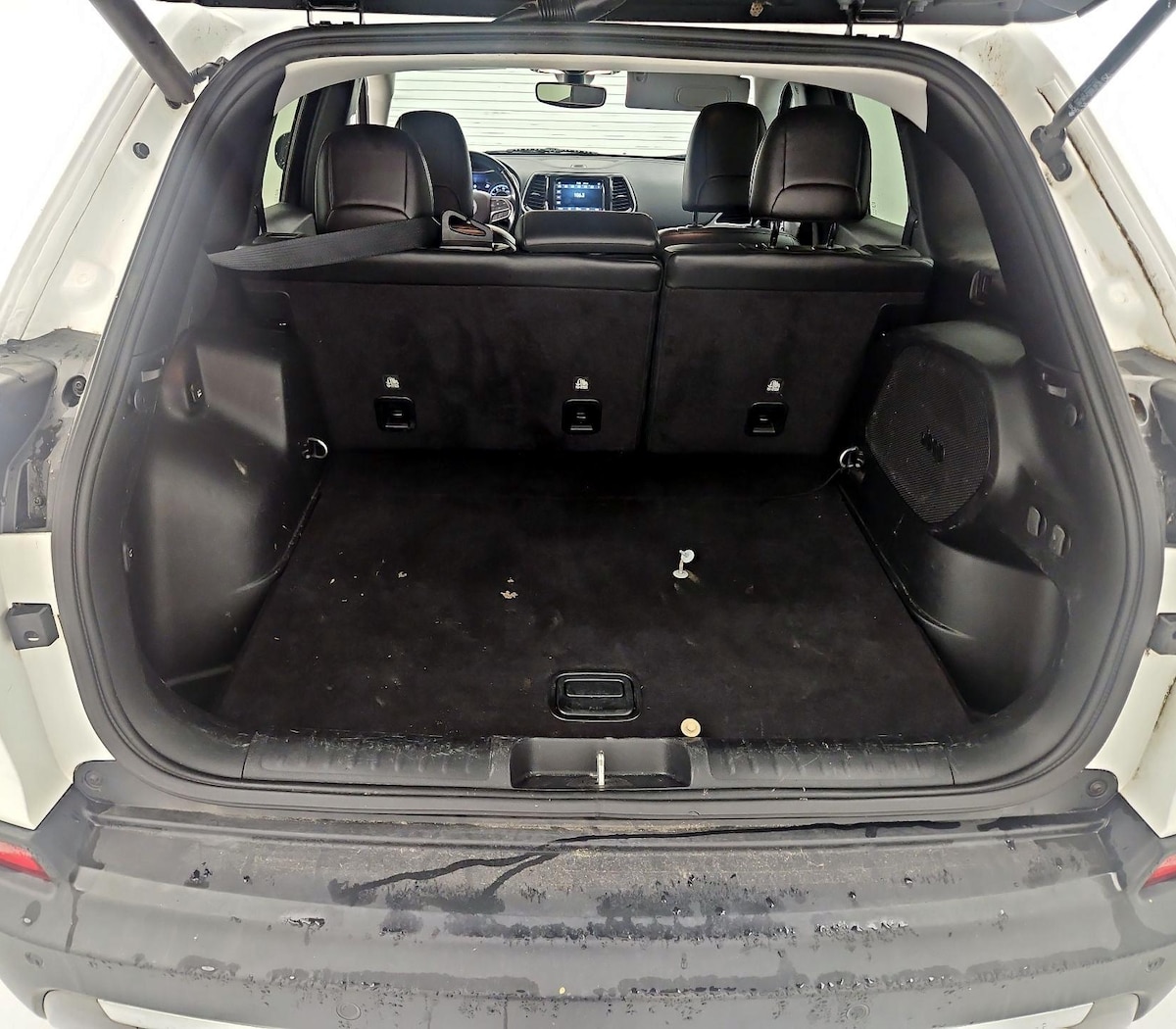 Trunk/Cargo (Seats Up)