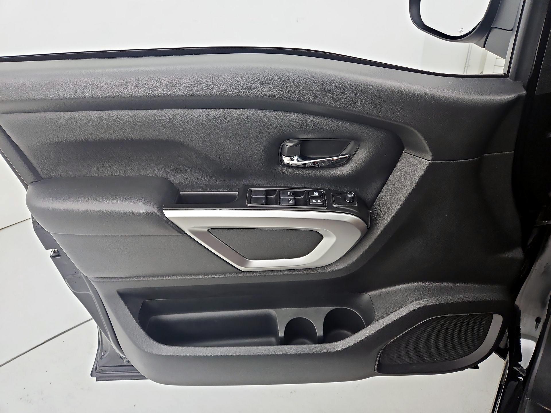 Thumbnail: 2023 Nissan Titan - 12