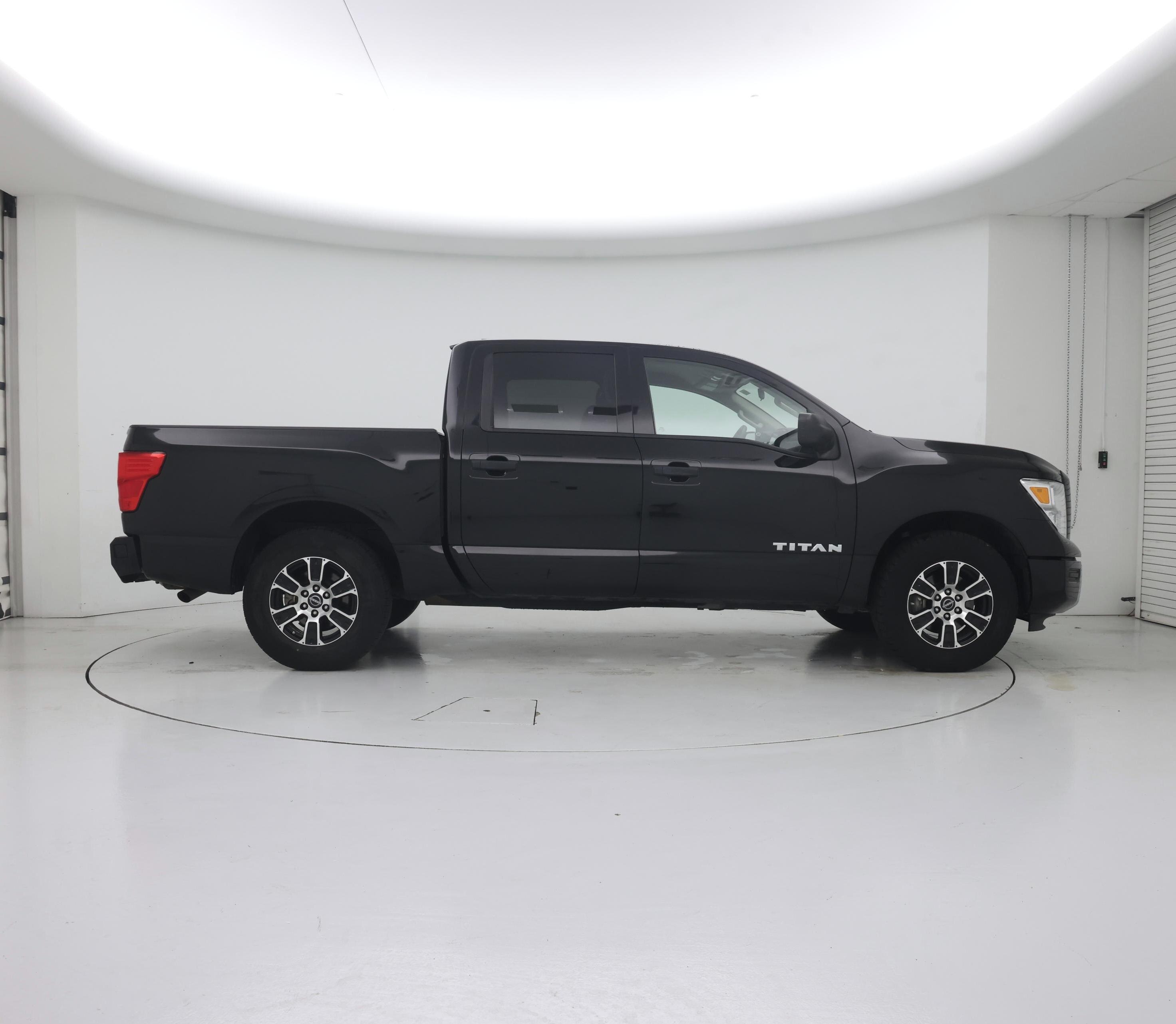 Thumbnail: 2023 Nissan Titan - 7