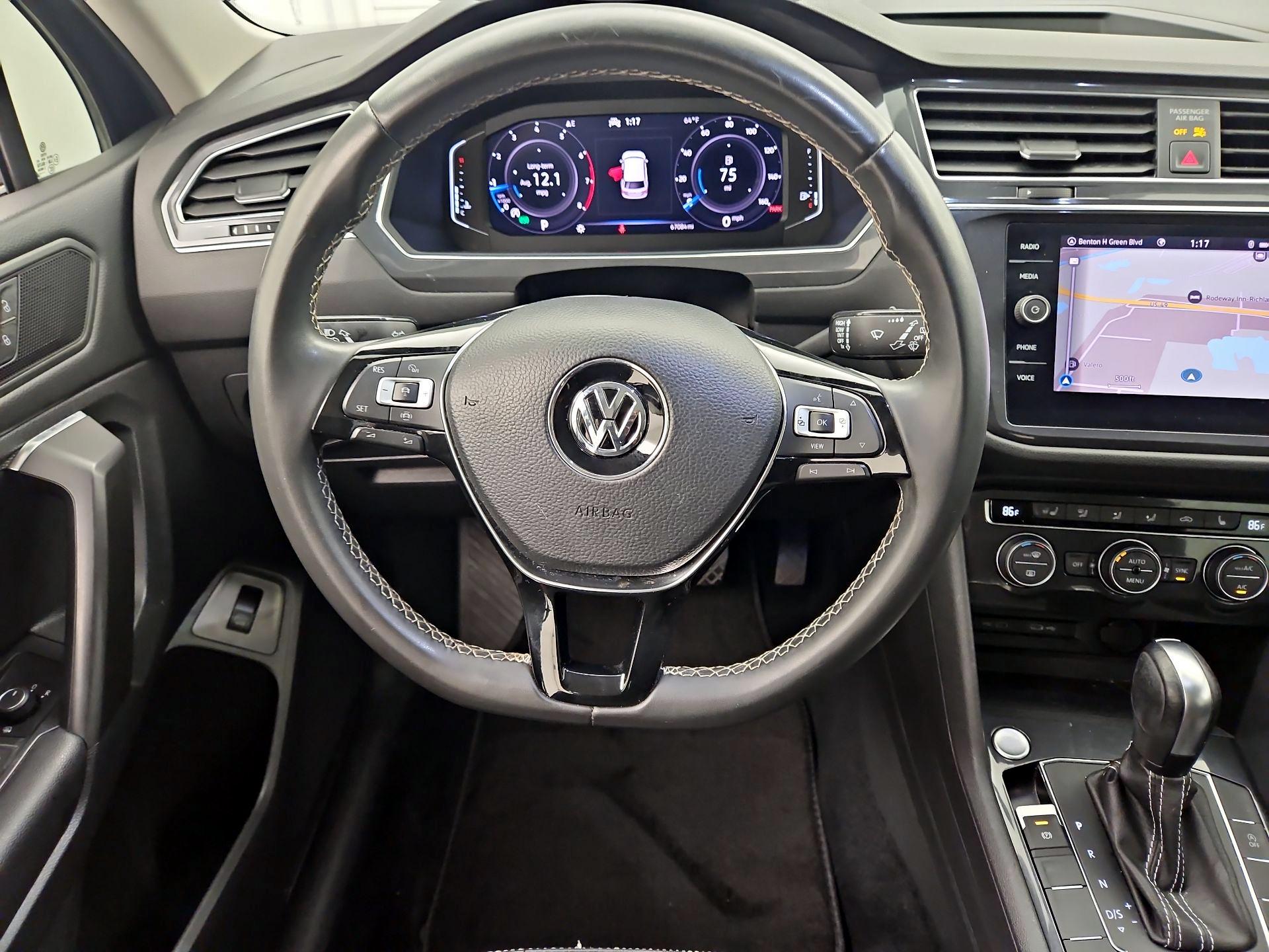 Thumbnail: 2021 Volkswagen Tiguan - 10