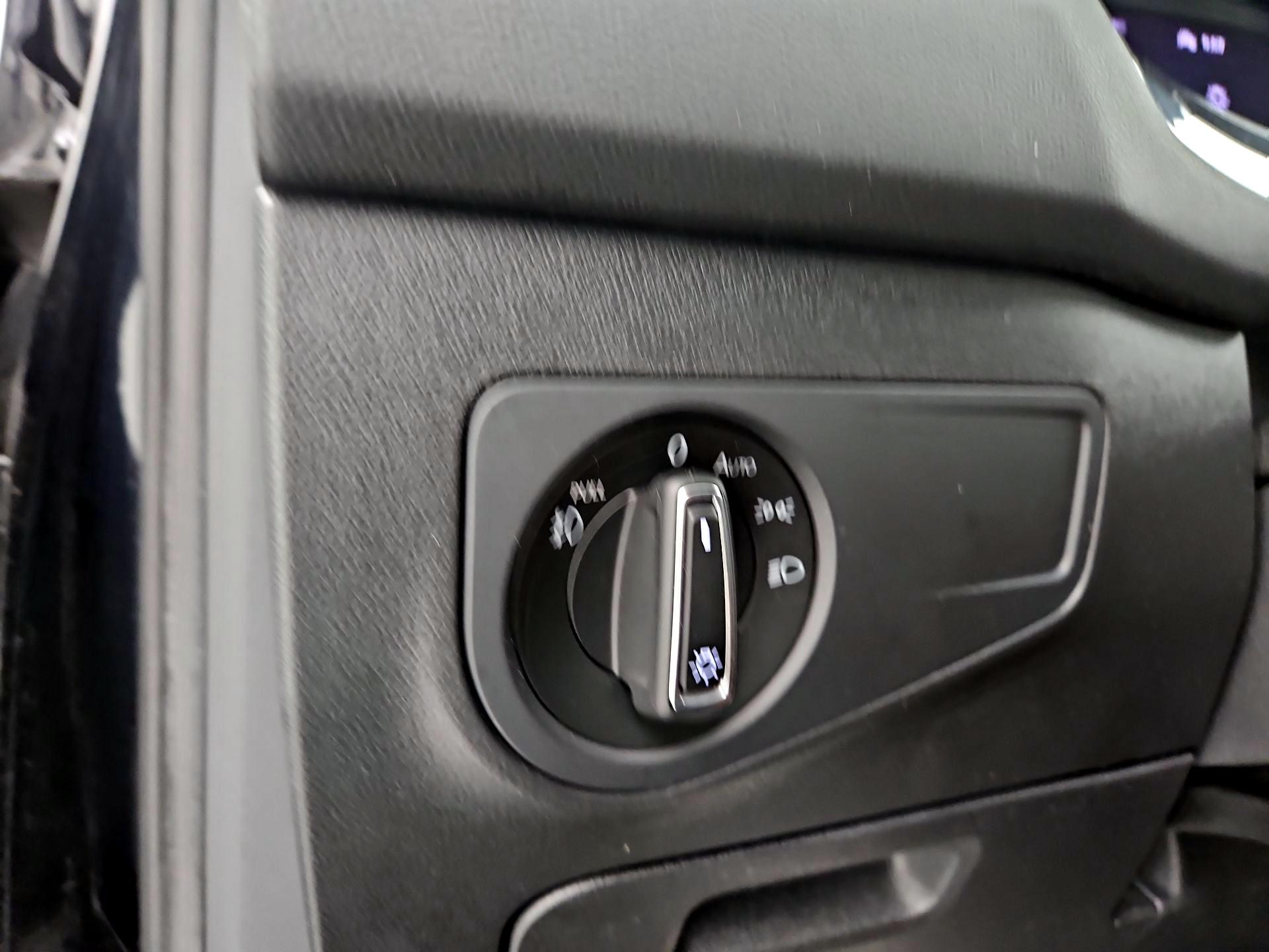 Thumbnail: 2021 Volkswagen Tiguan - 13