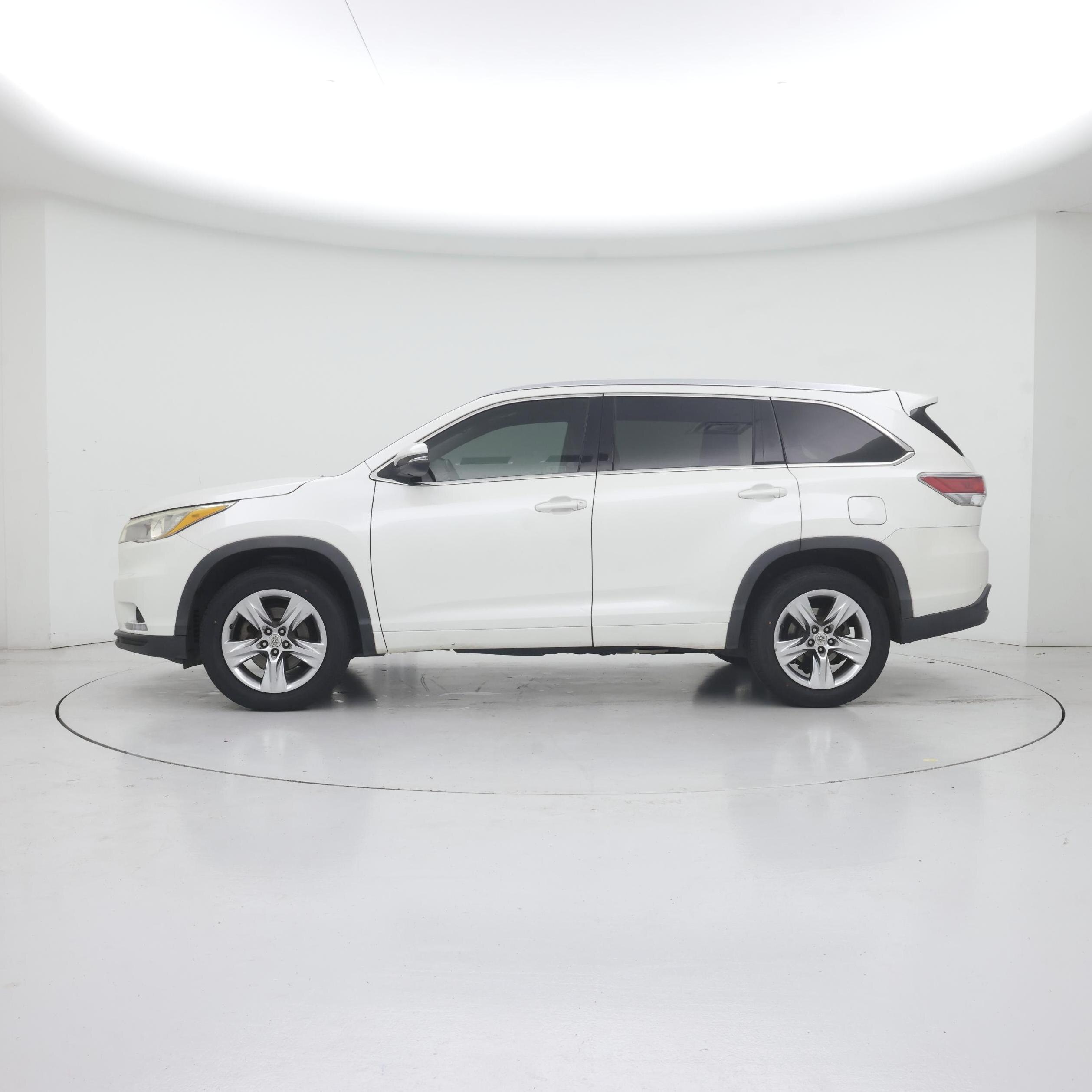 Thumbnail: 2015 Toyota Highlander - 3