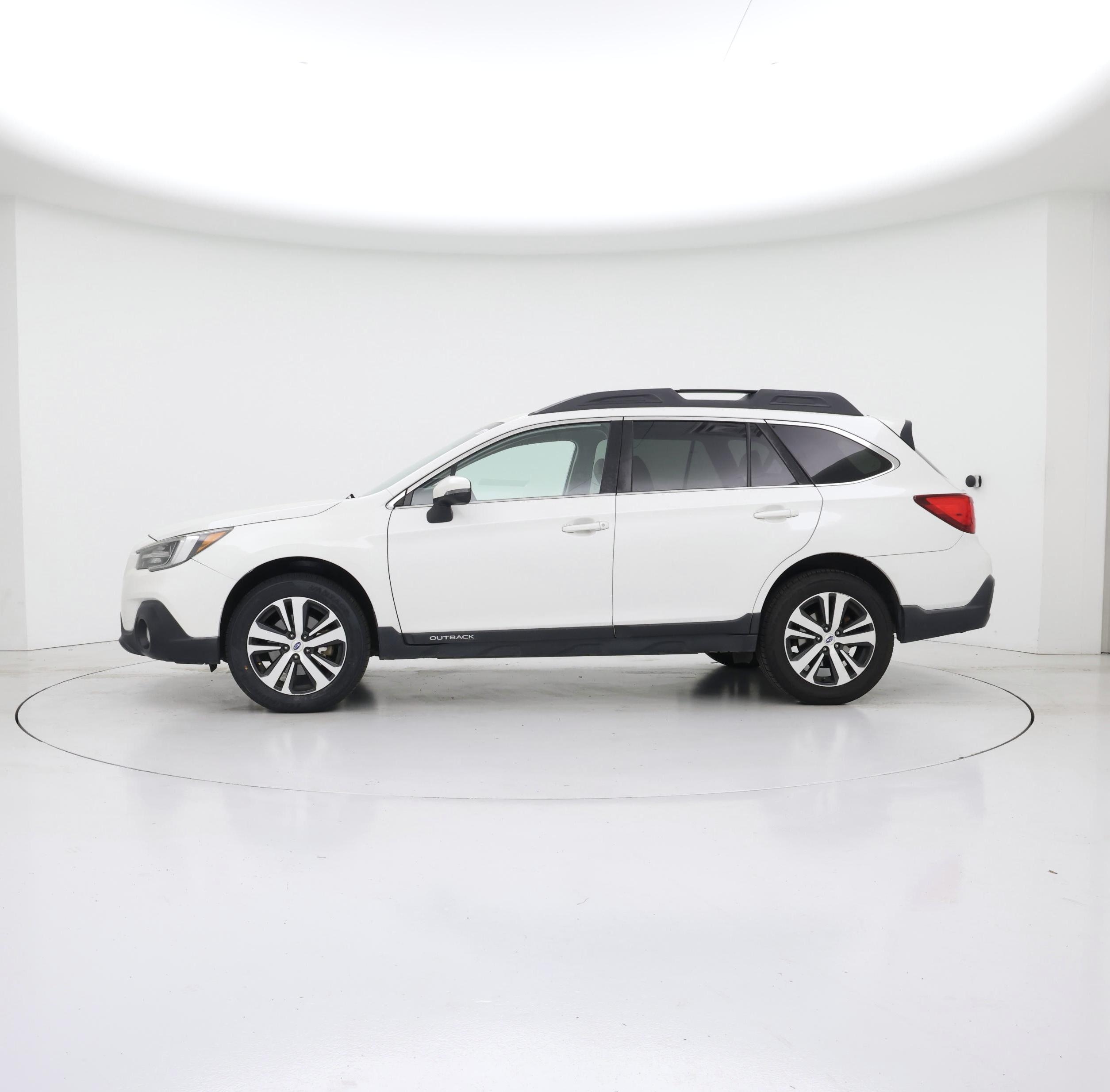 Thumbnail: 2019 Subaru Outback - 3