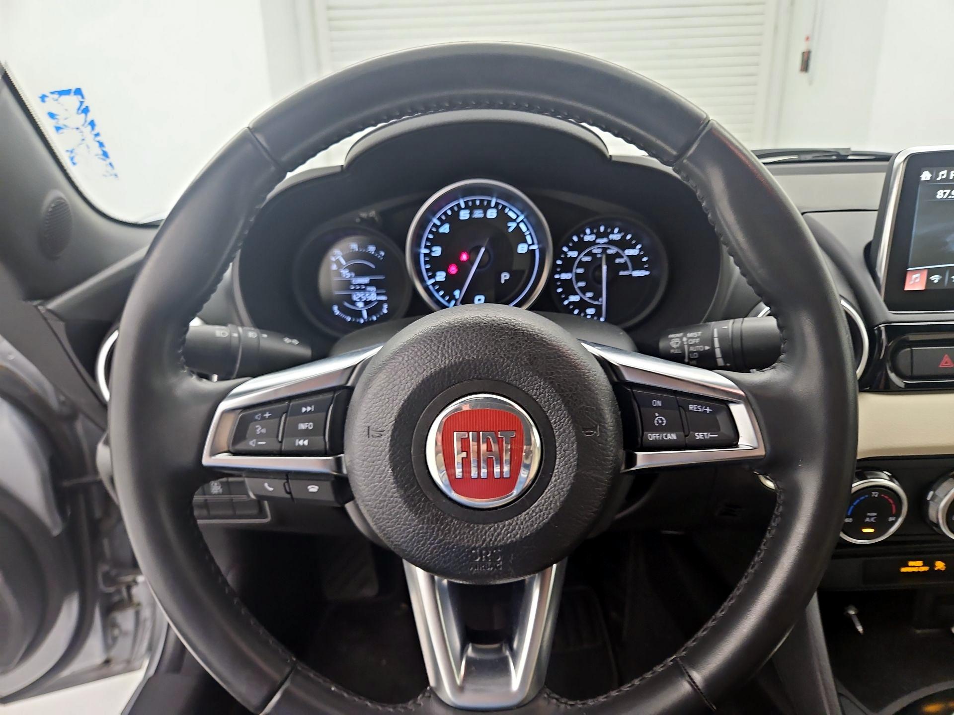 Thumbnail: 2018 Fiat 124 Spider - 10