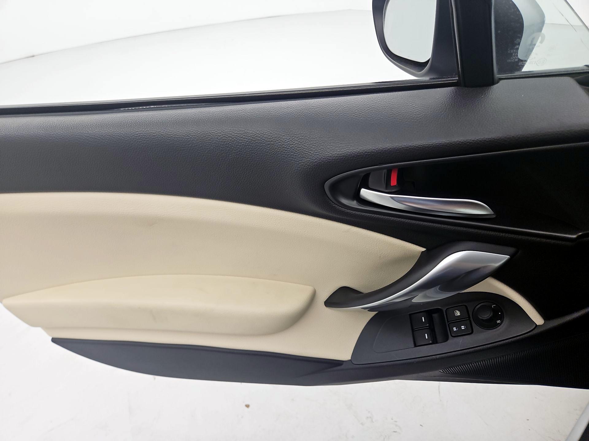 Thumbnail: 2018 Fiat 124 Spider - 12