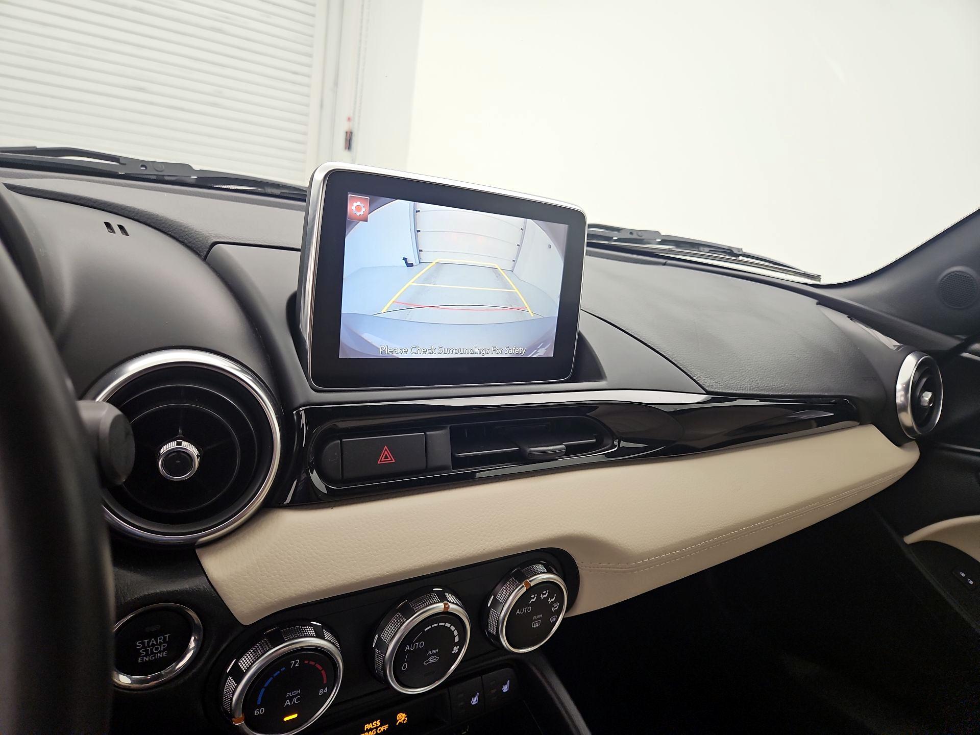 Thumbnail: 2018 Fiat 124 Spider - 14