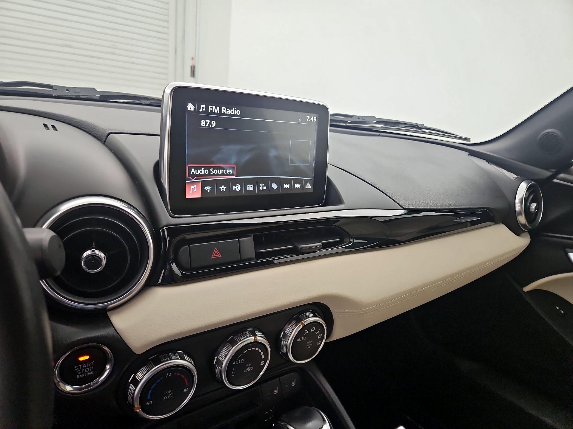 Thumbnail: 2018 Fiat 124 Spider - 15