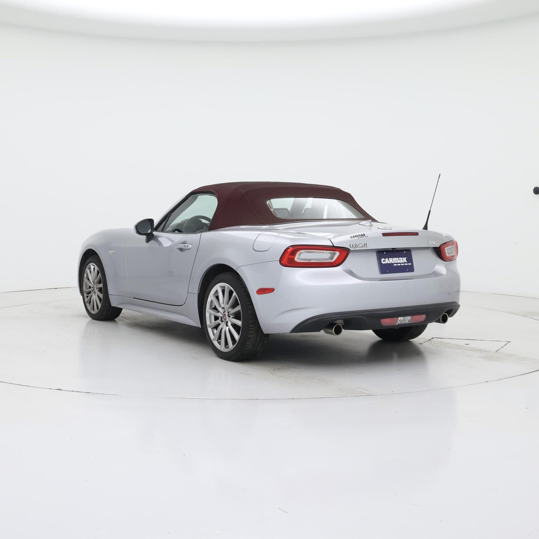 Thumbnail: 2018 Fiat 124 Spider - 2