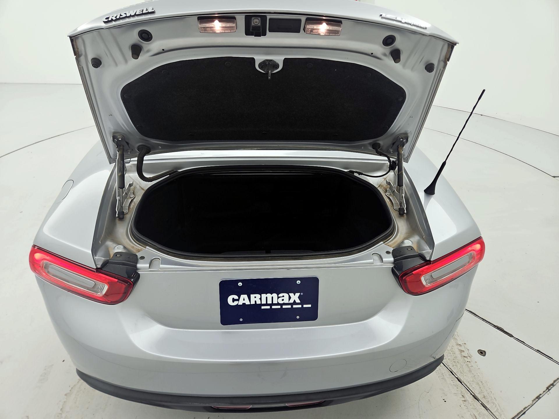 Thumbnail: 2018 Fiat 124 Spider - 19