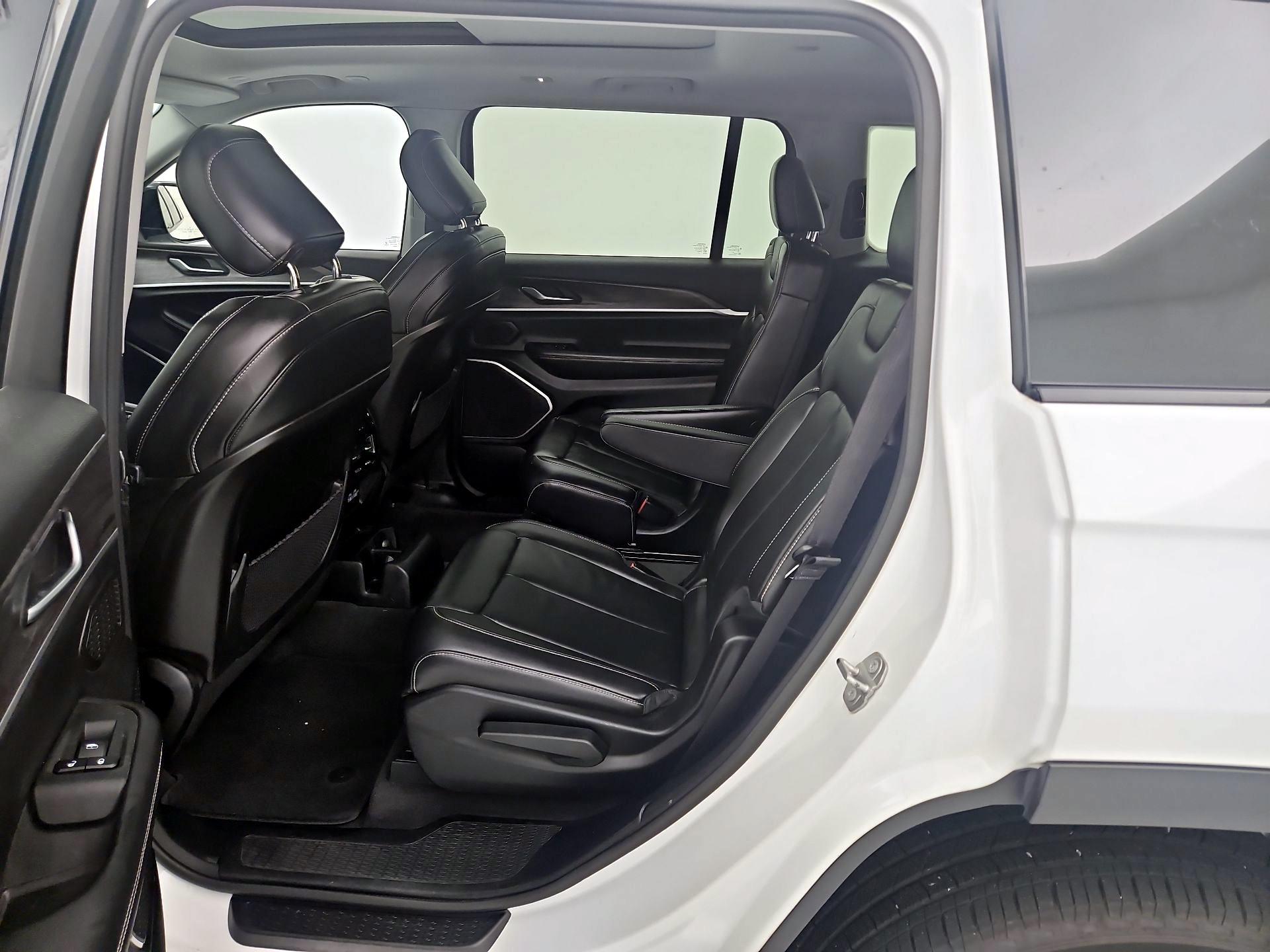 Thumbnail: 2021 Jeep Grand Cherokee L - 20