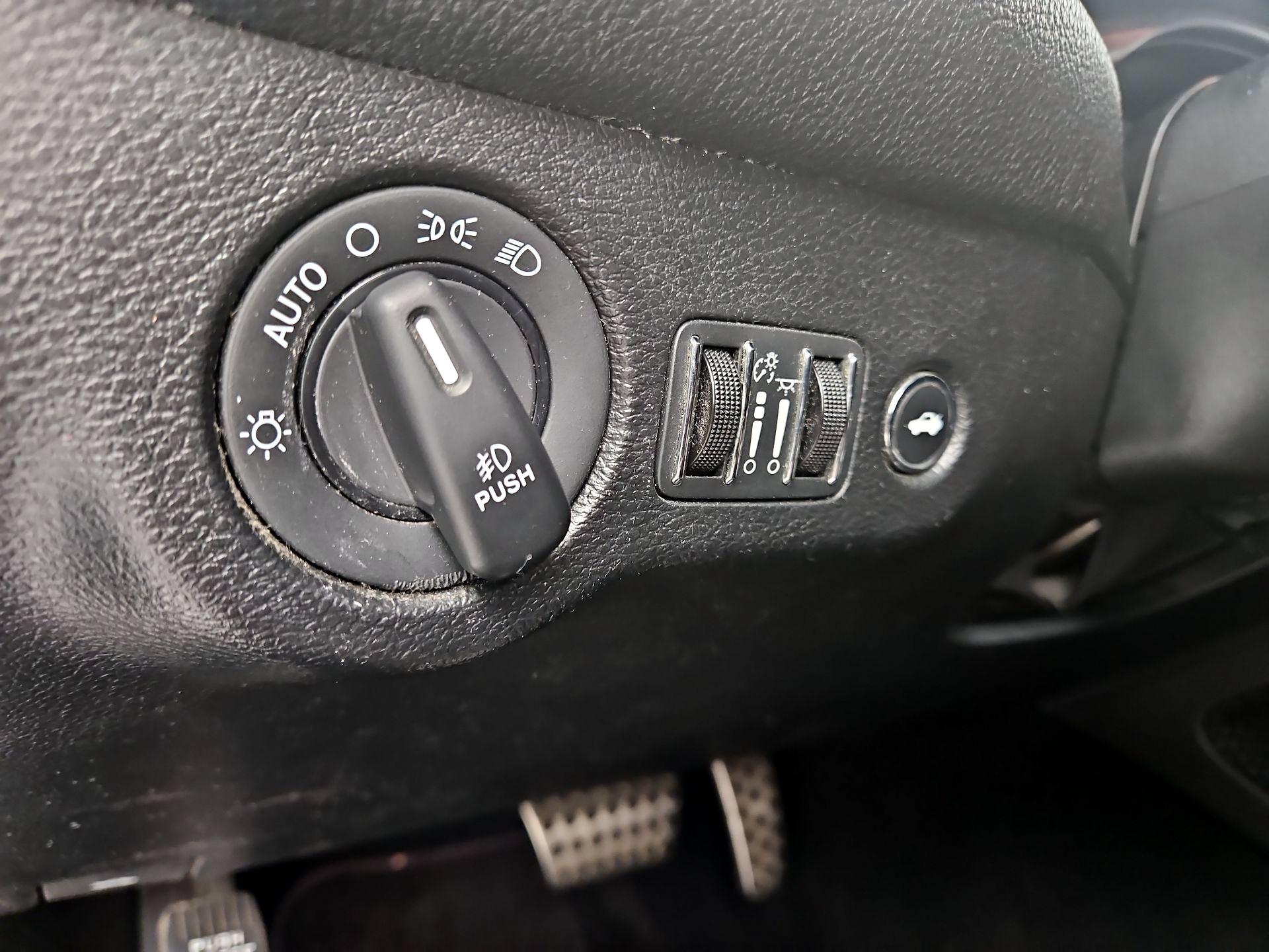 Thumbnail: 2019 Dodge Challenger - 13