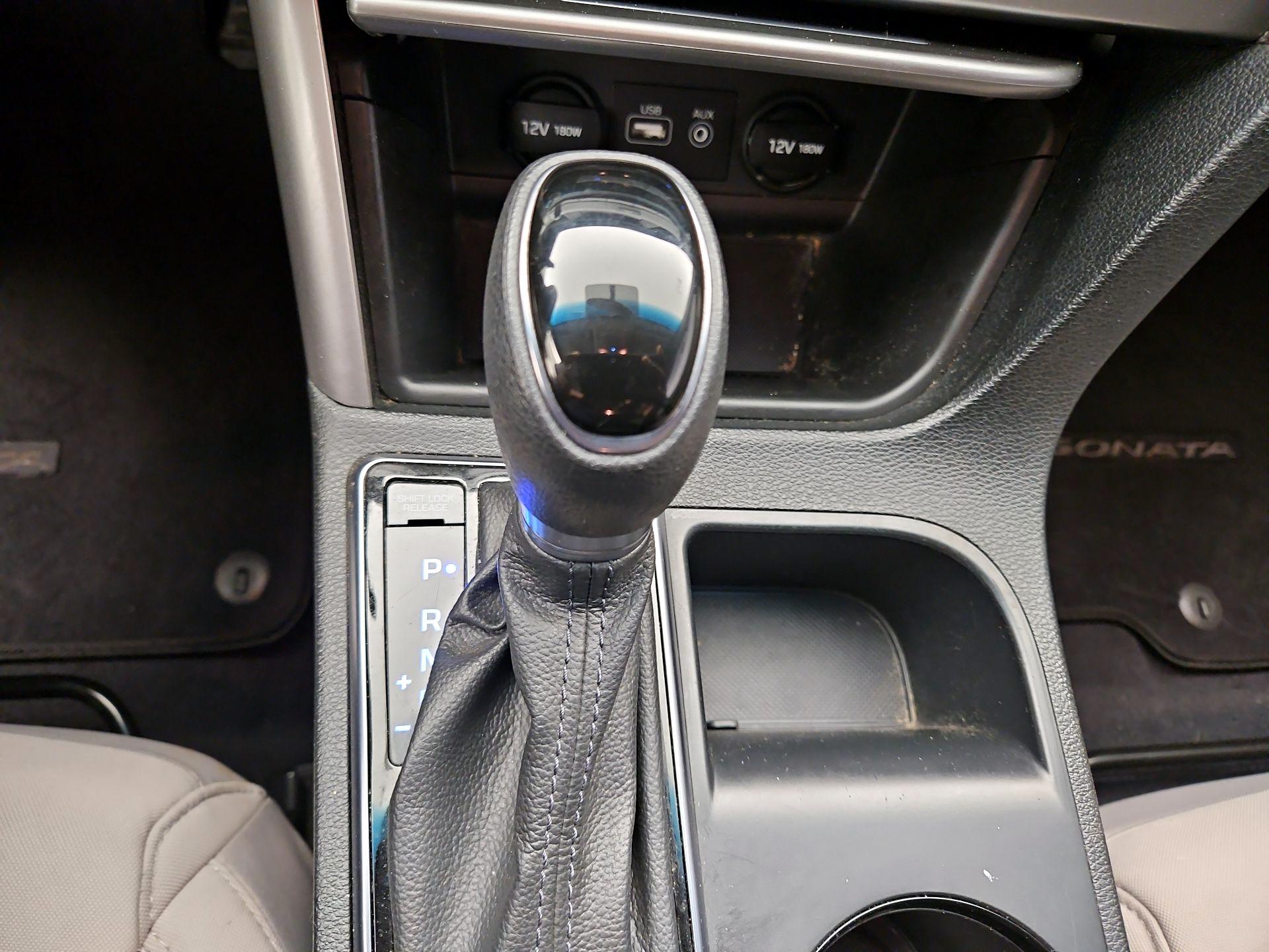 Thumbnail: 2017 Hyundai Sonata - 17